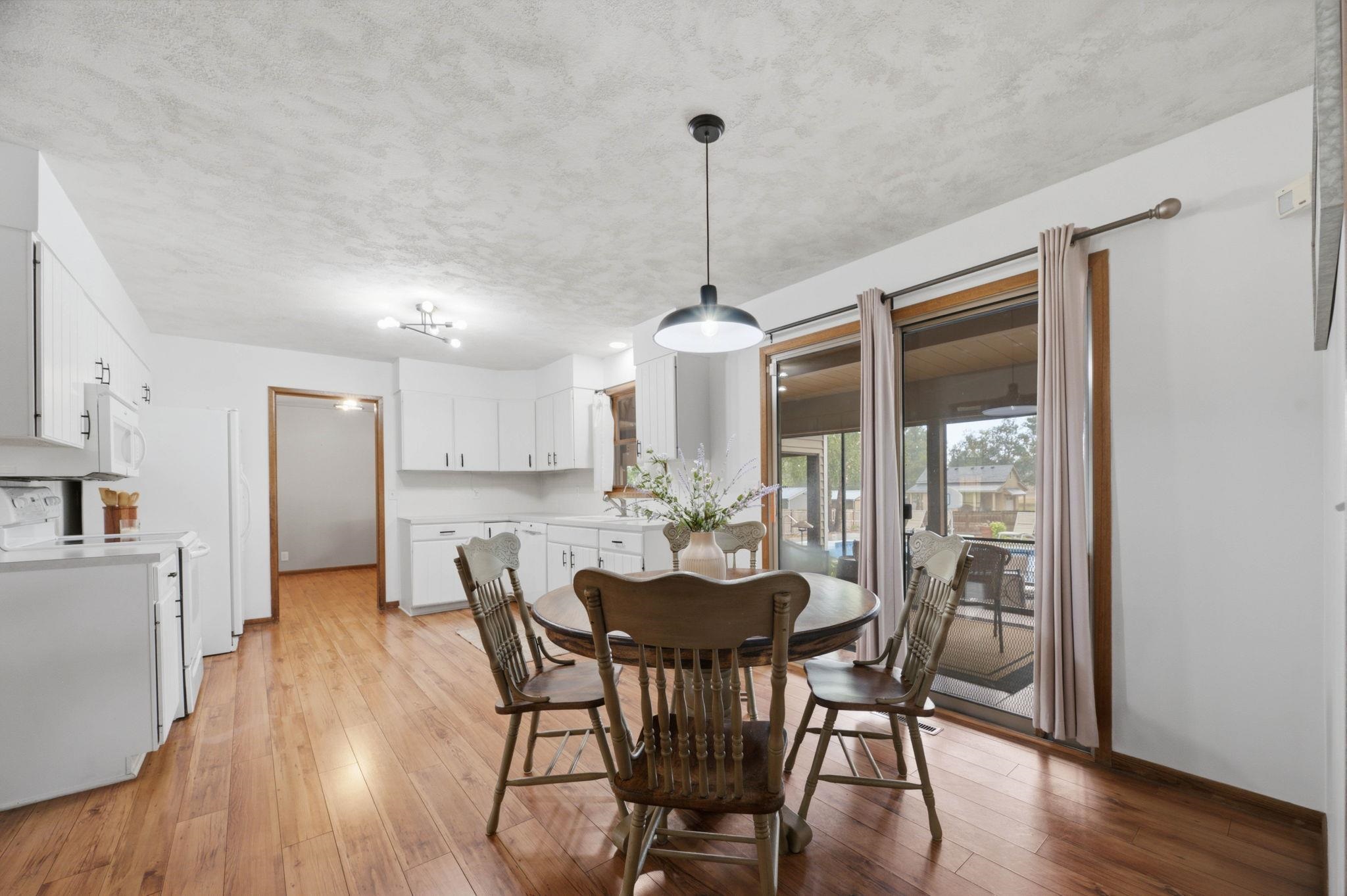 14321 W Taft Property Photo 18