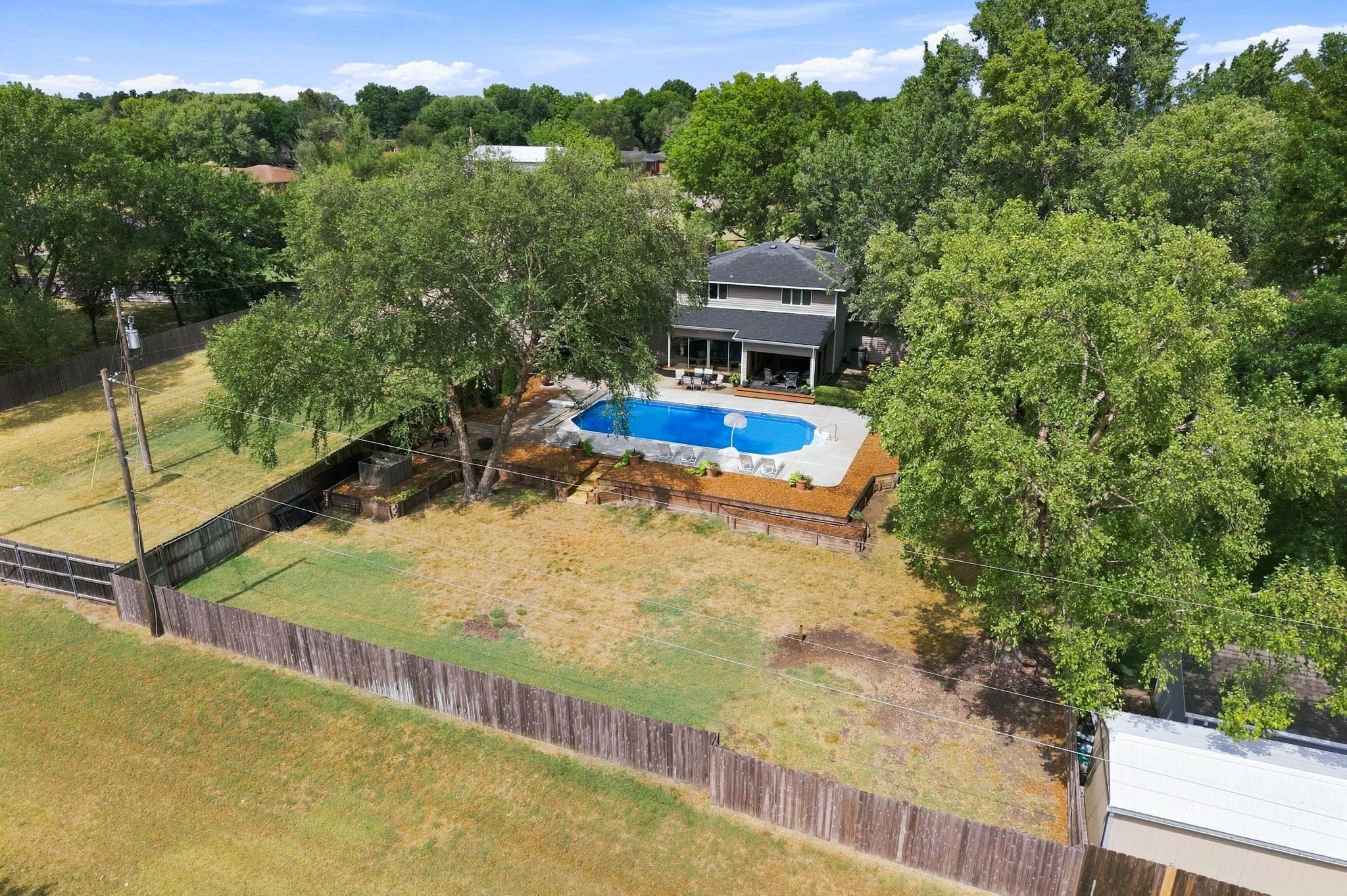 14321 W Taft Property Photo 26