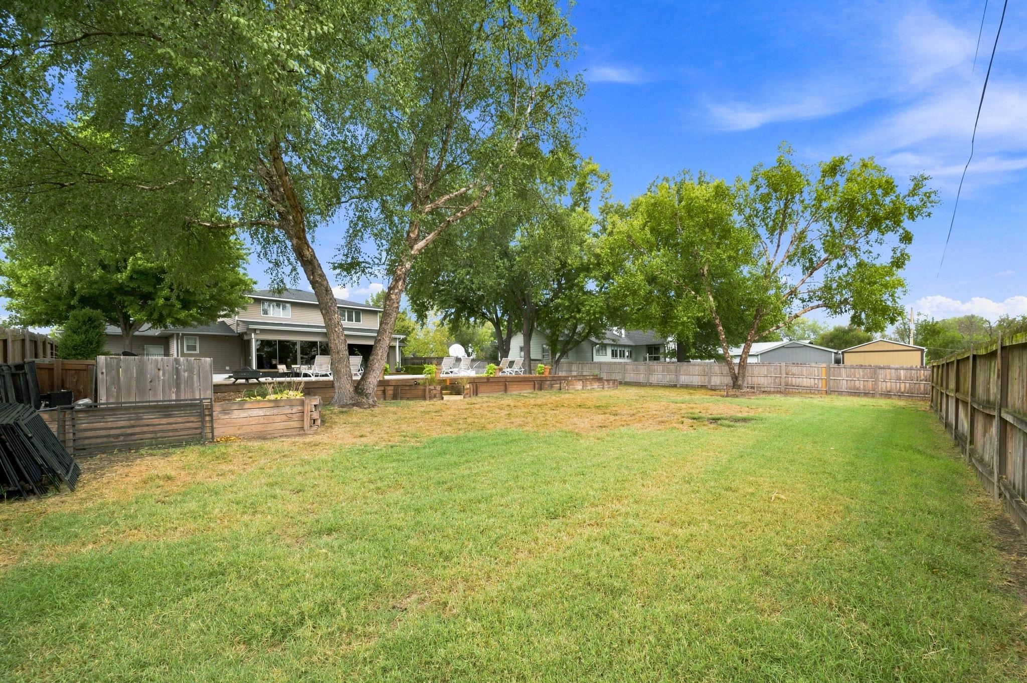 14321 W Taft Property Photo 31