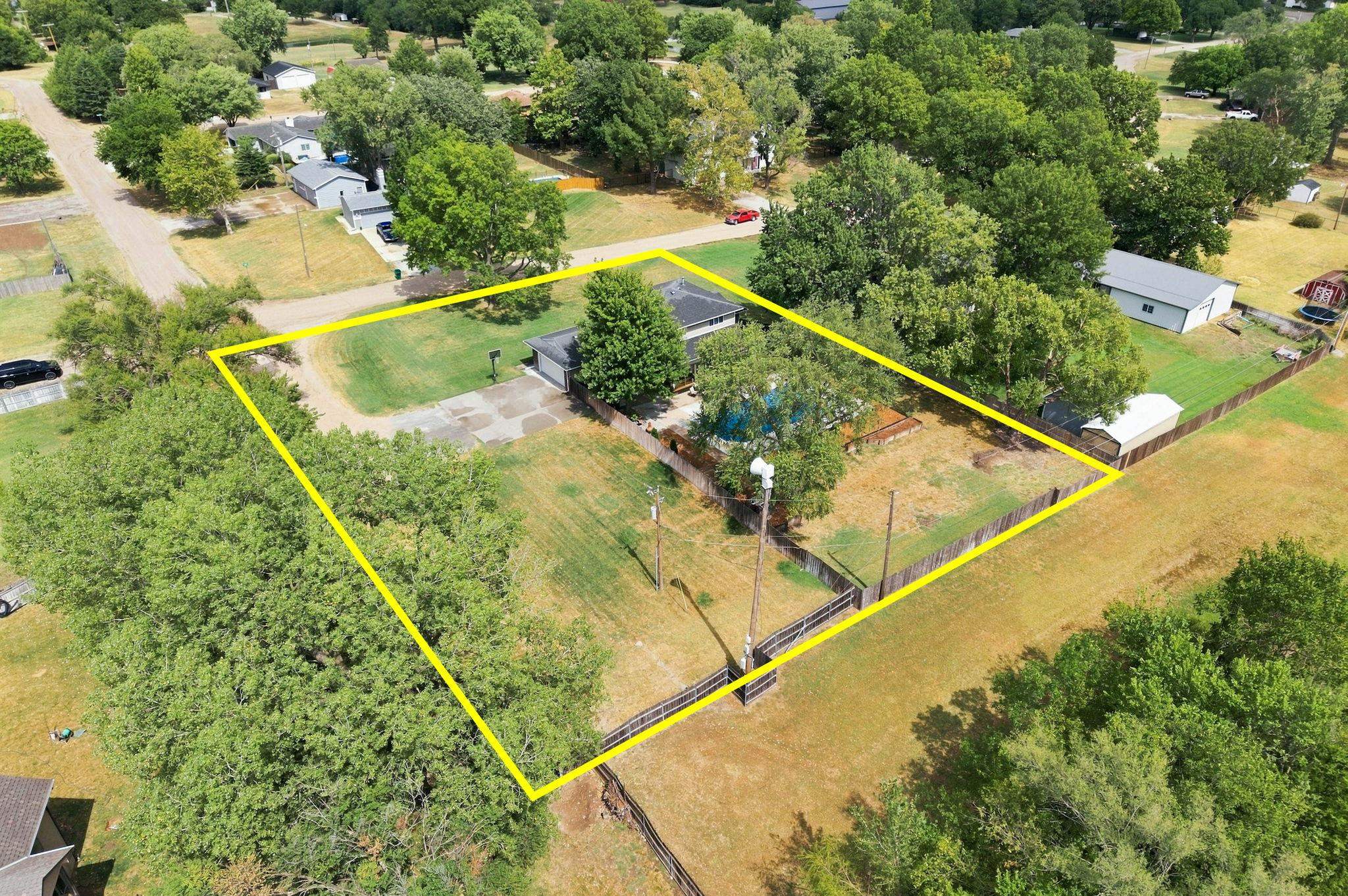 14321 W Taft Property Photo 36