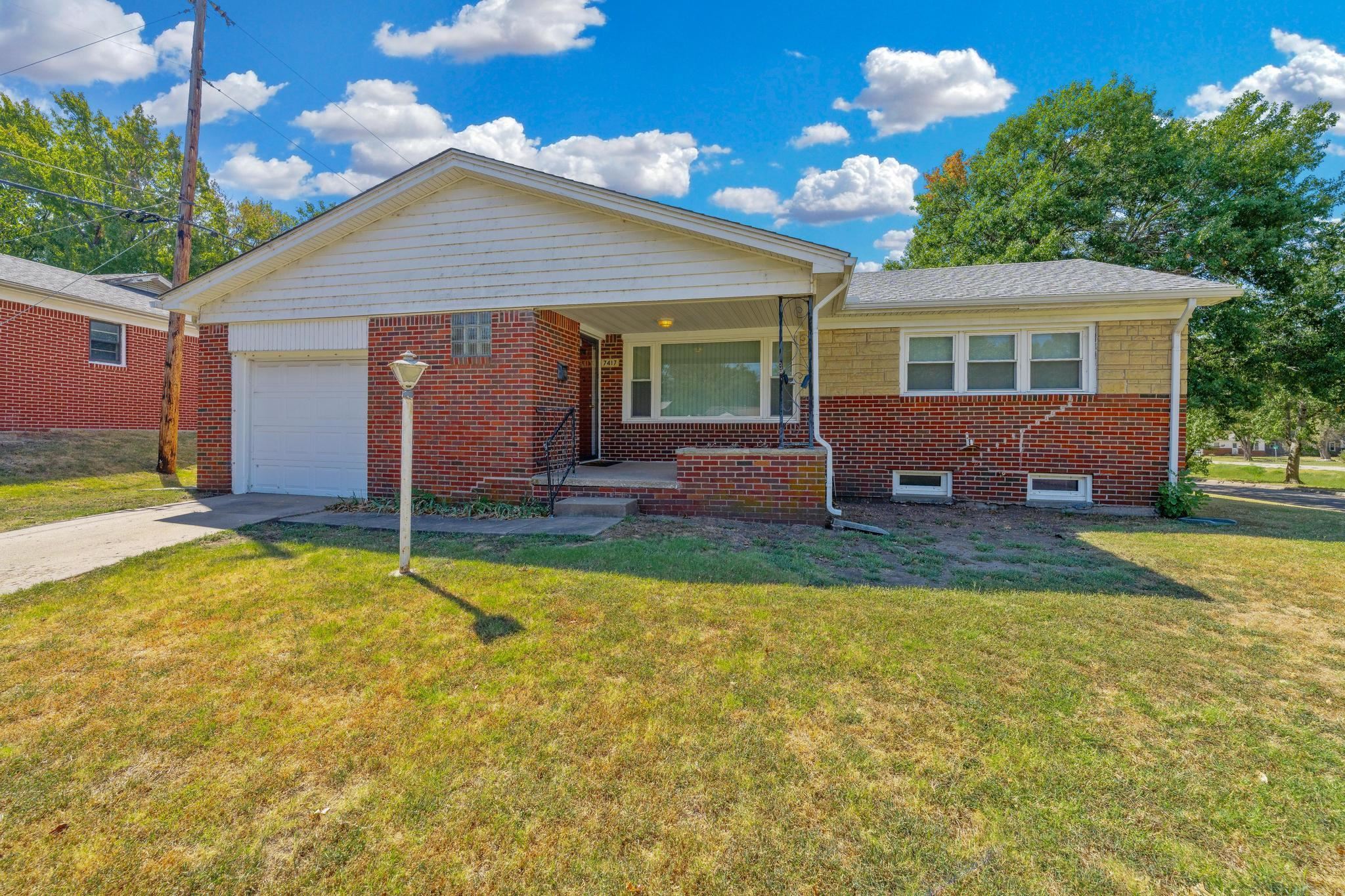 7417 E Lincoln Property Photo 3