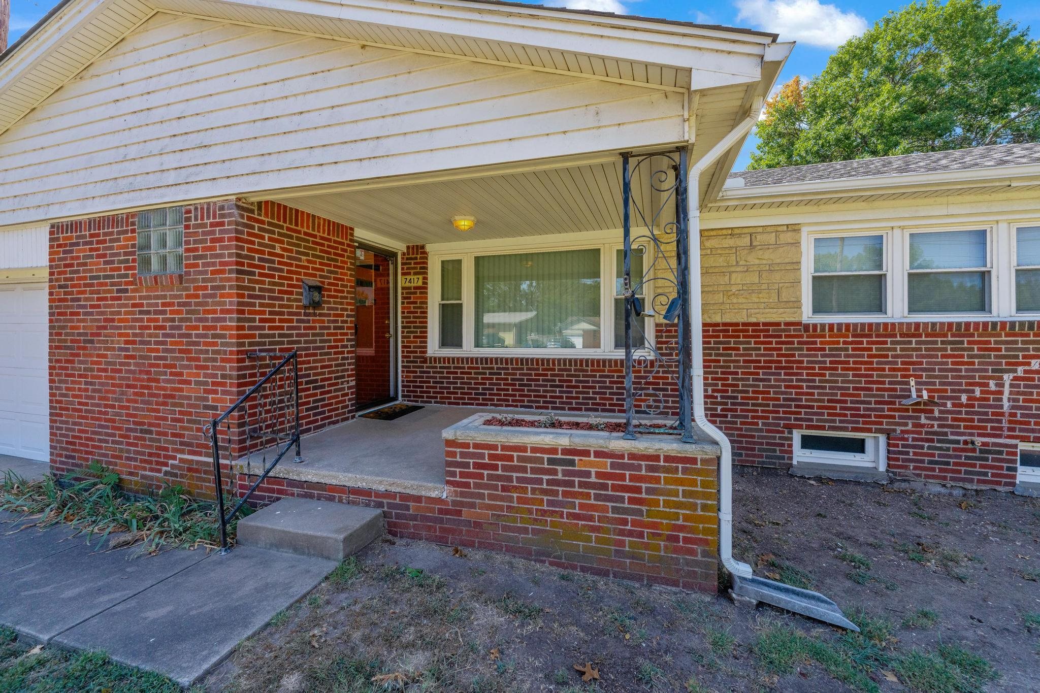 7417 E Lincoln Property Photo 4