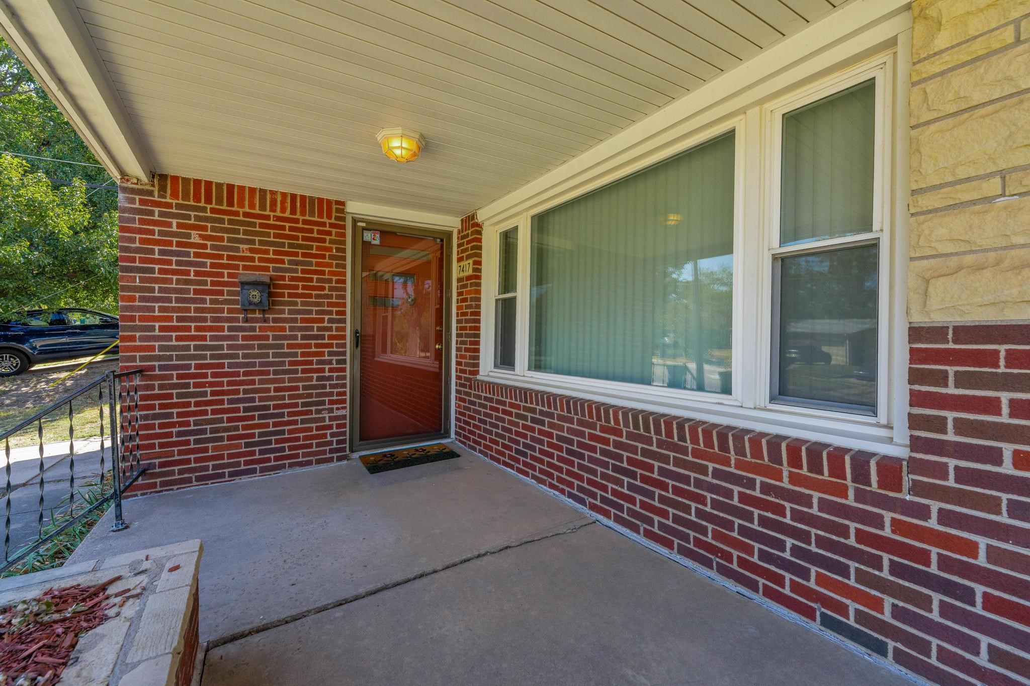 7417 E Lincoln Property Photo 5