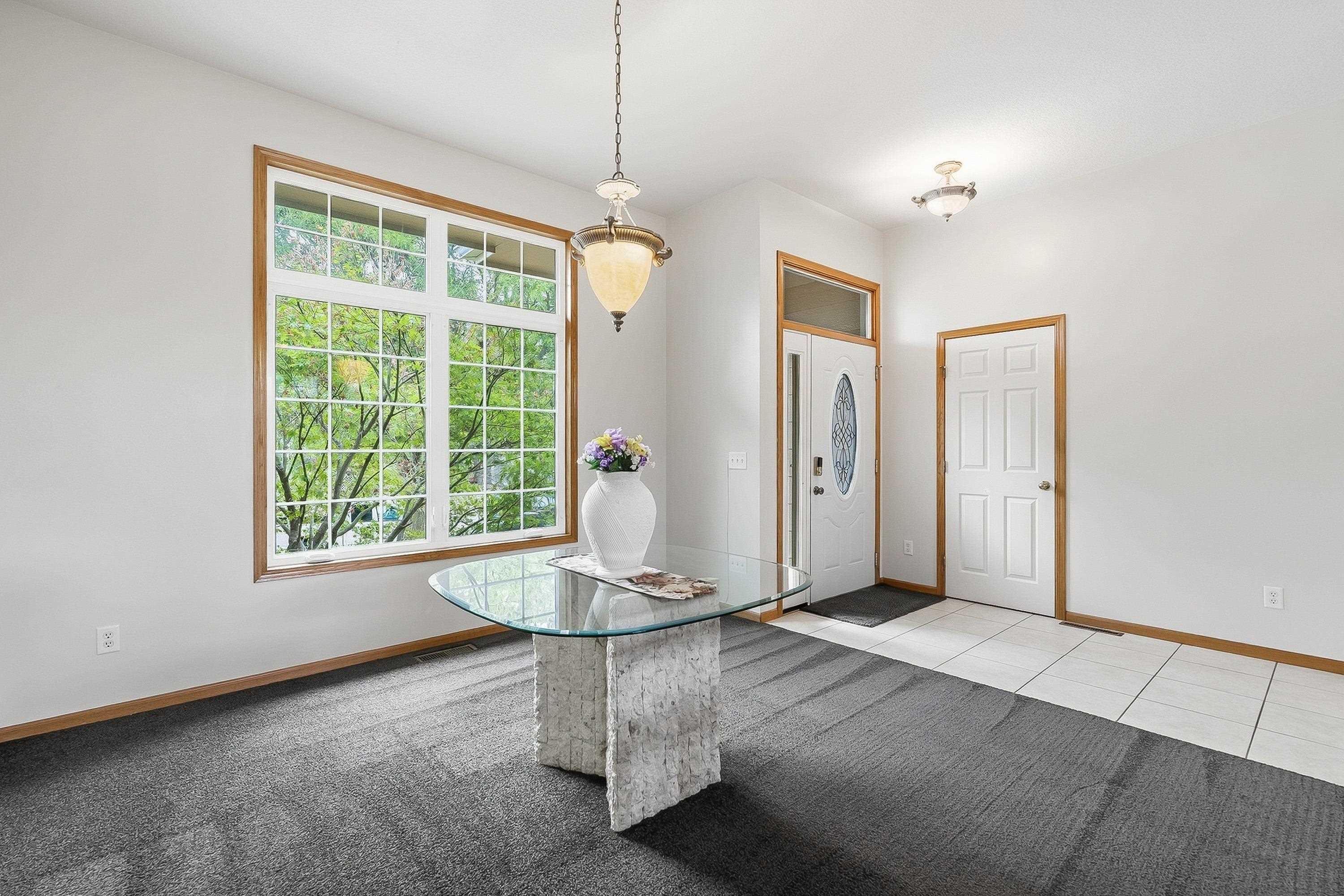 2810 N Beacon Hill Street Property Photo 8