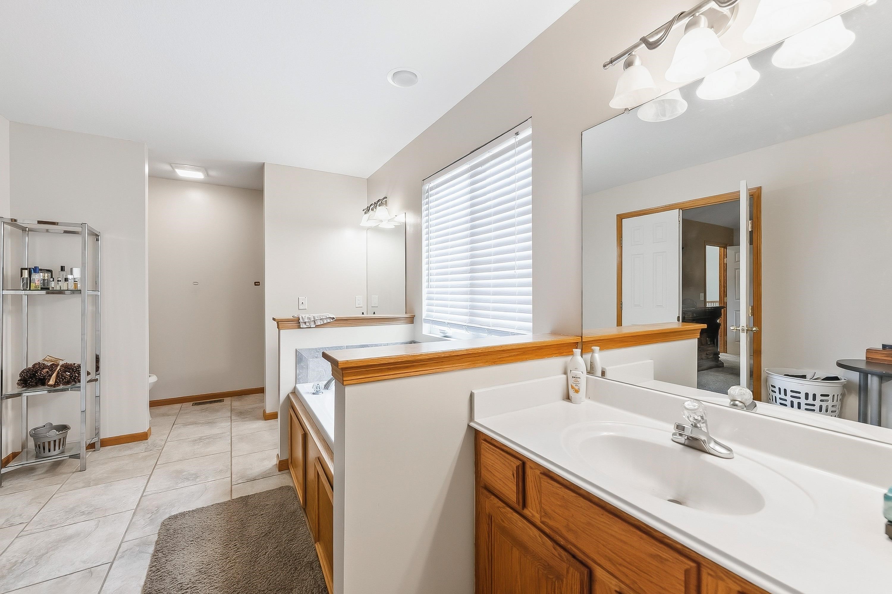 2810 N Beacon Hill Street Property Photo 10