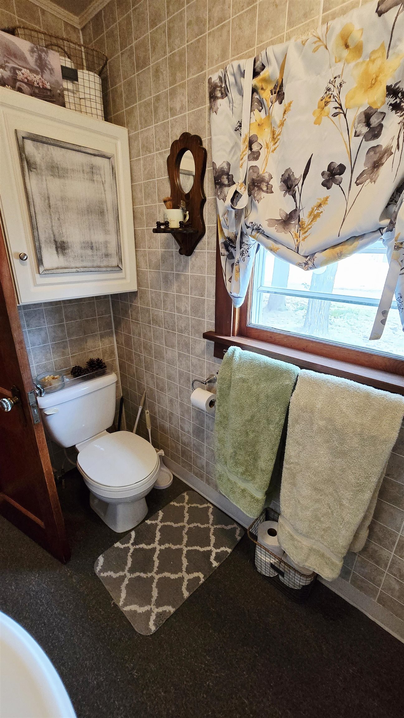 208 E Main Property Photo 18