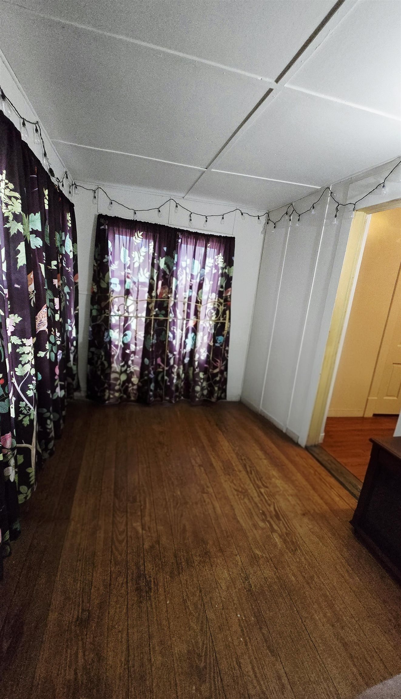 208 E Main Property Photo 31