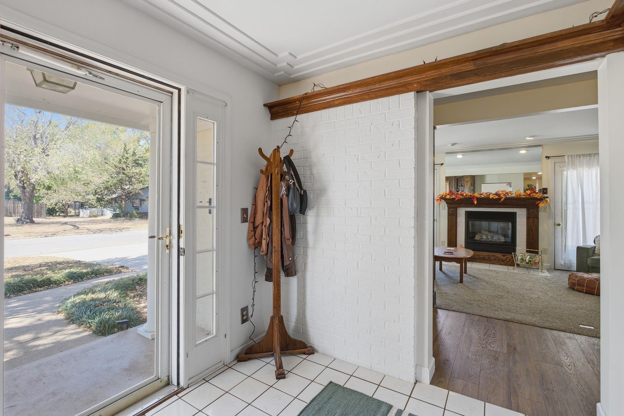 842 N Acadia Property Photo 4
