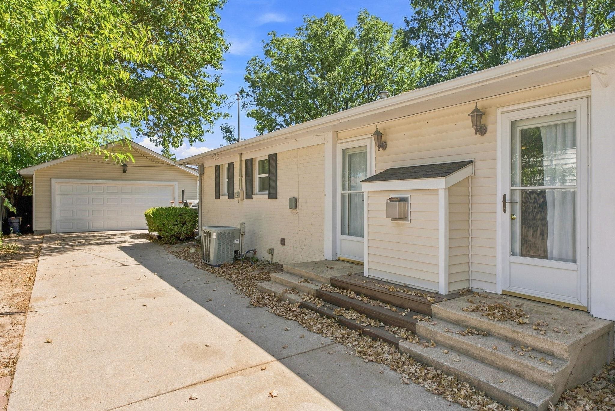 842 N Acadia Property Photo 27