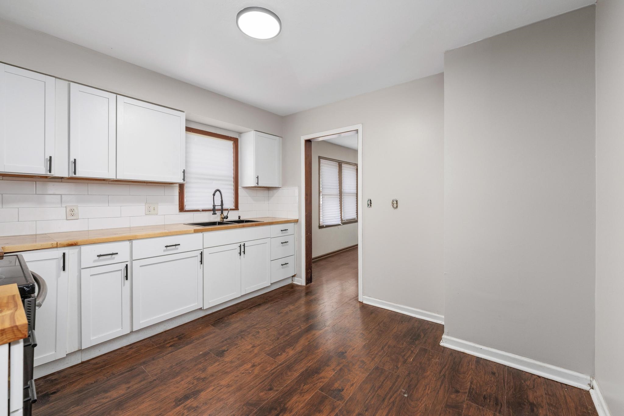1411 E Boston Property Photo 10