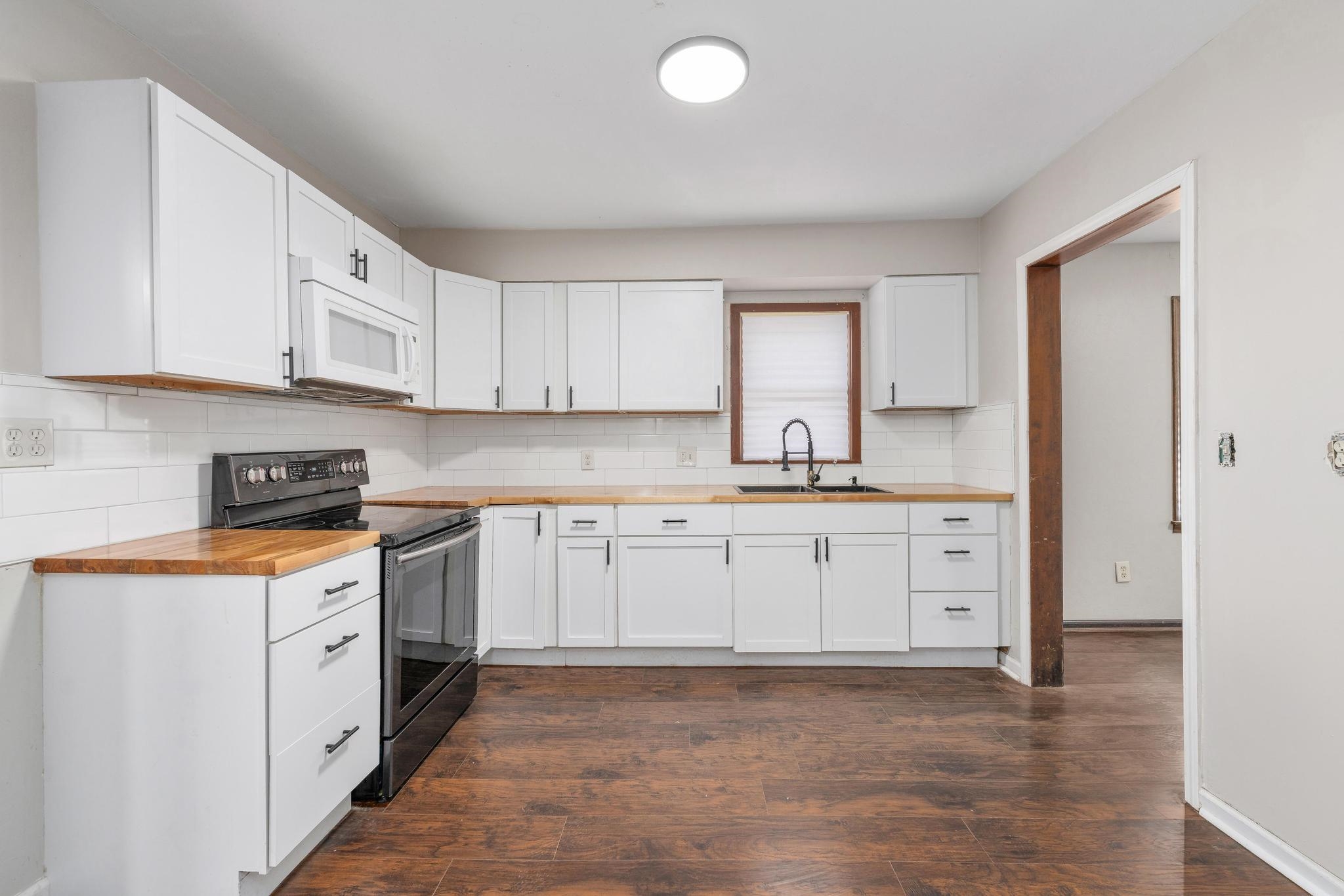 1411 E Boston Property Photo 11