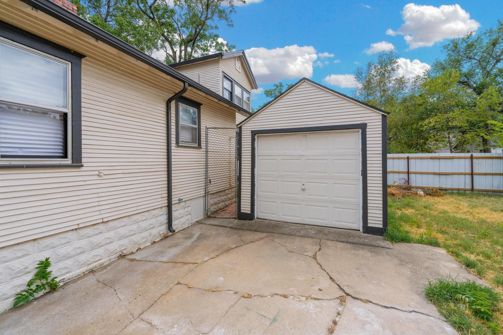 1411 E Boston Property Photo 25