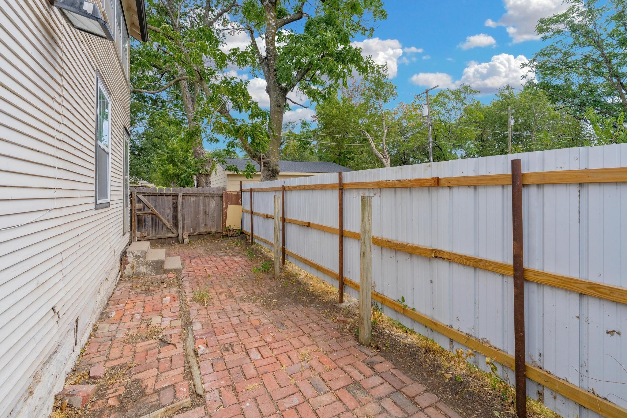 1411 E Boston Property Photo 27