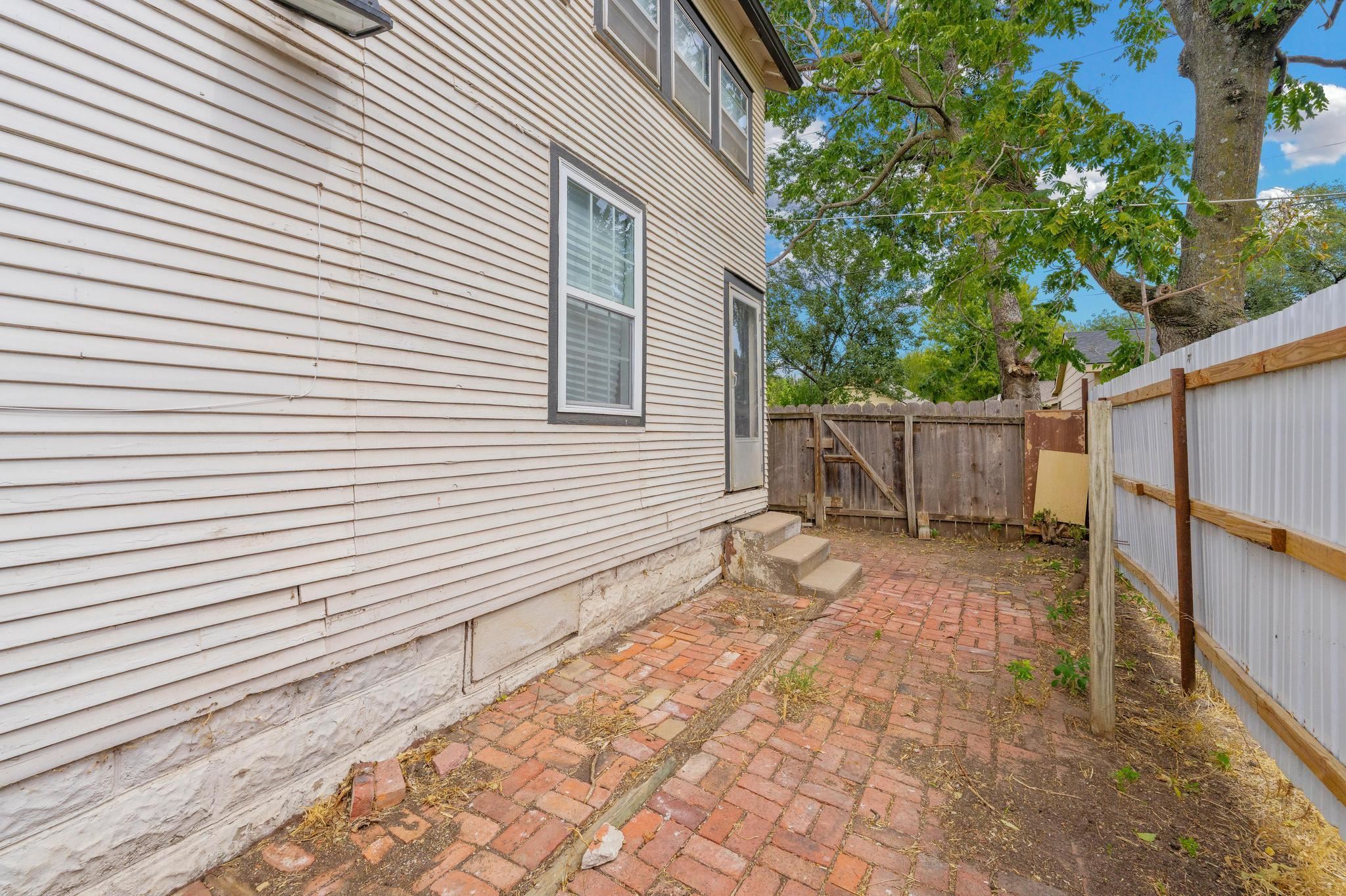 1411 E Boston Property Photo 28