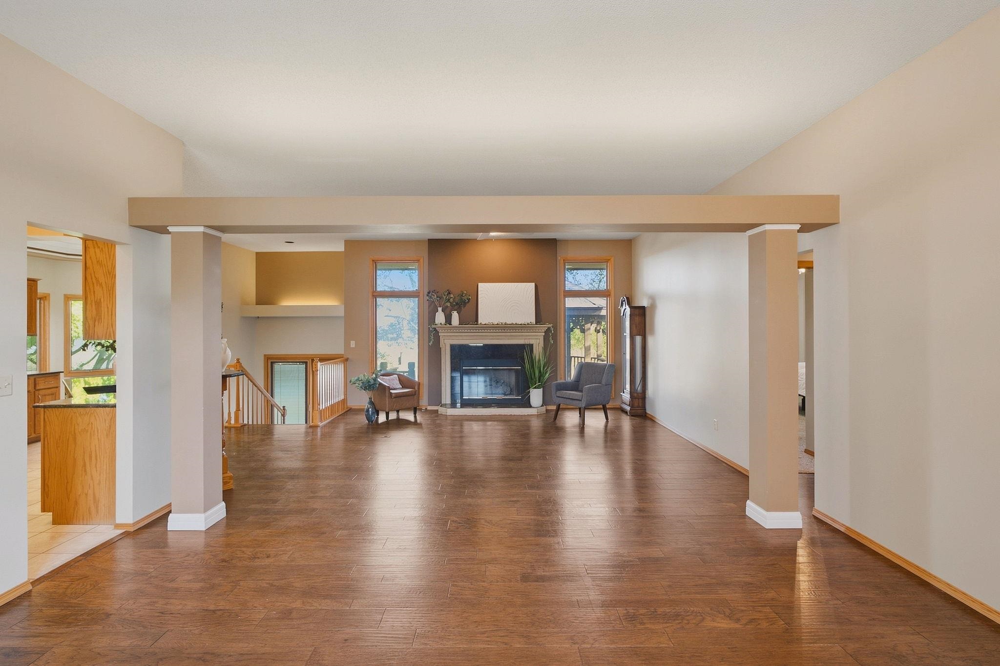 328 Campus Ct Property Photo 5