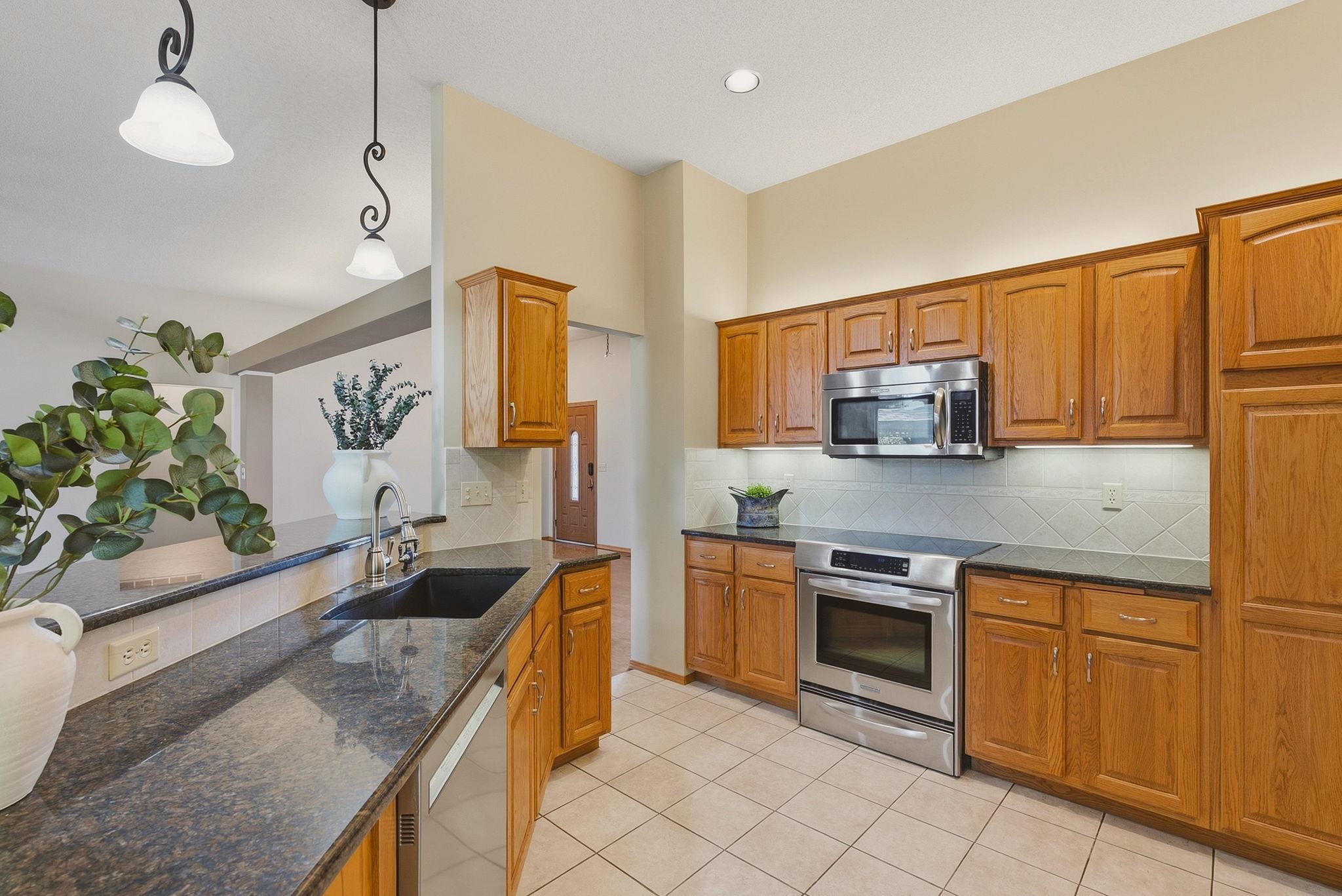 328 Campus Ct Property Photo 9