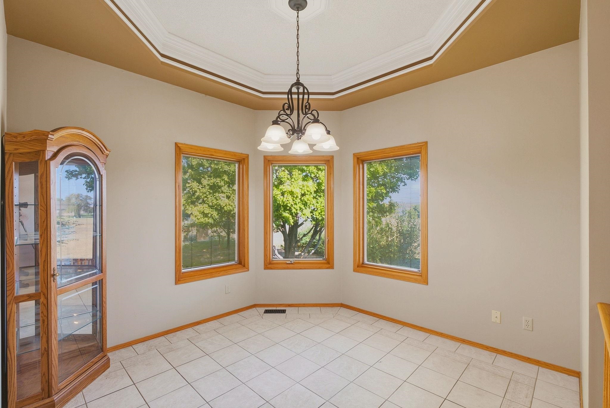 328 Campus Ct Property Photo 12