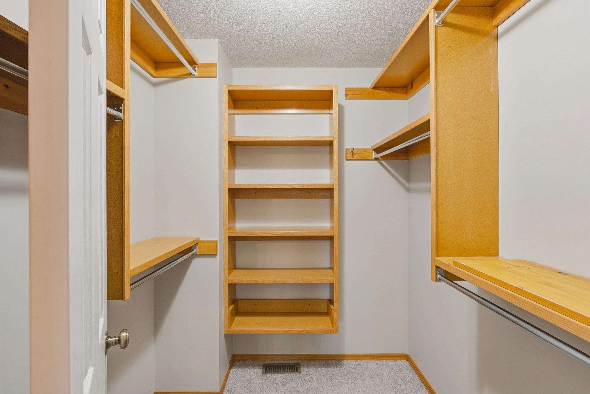 328 Campus Ct Property Photo 16