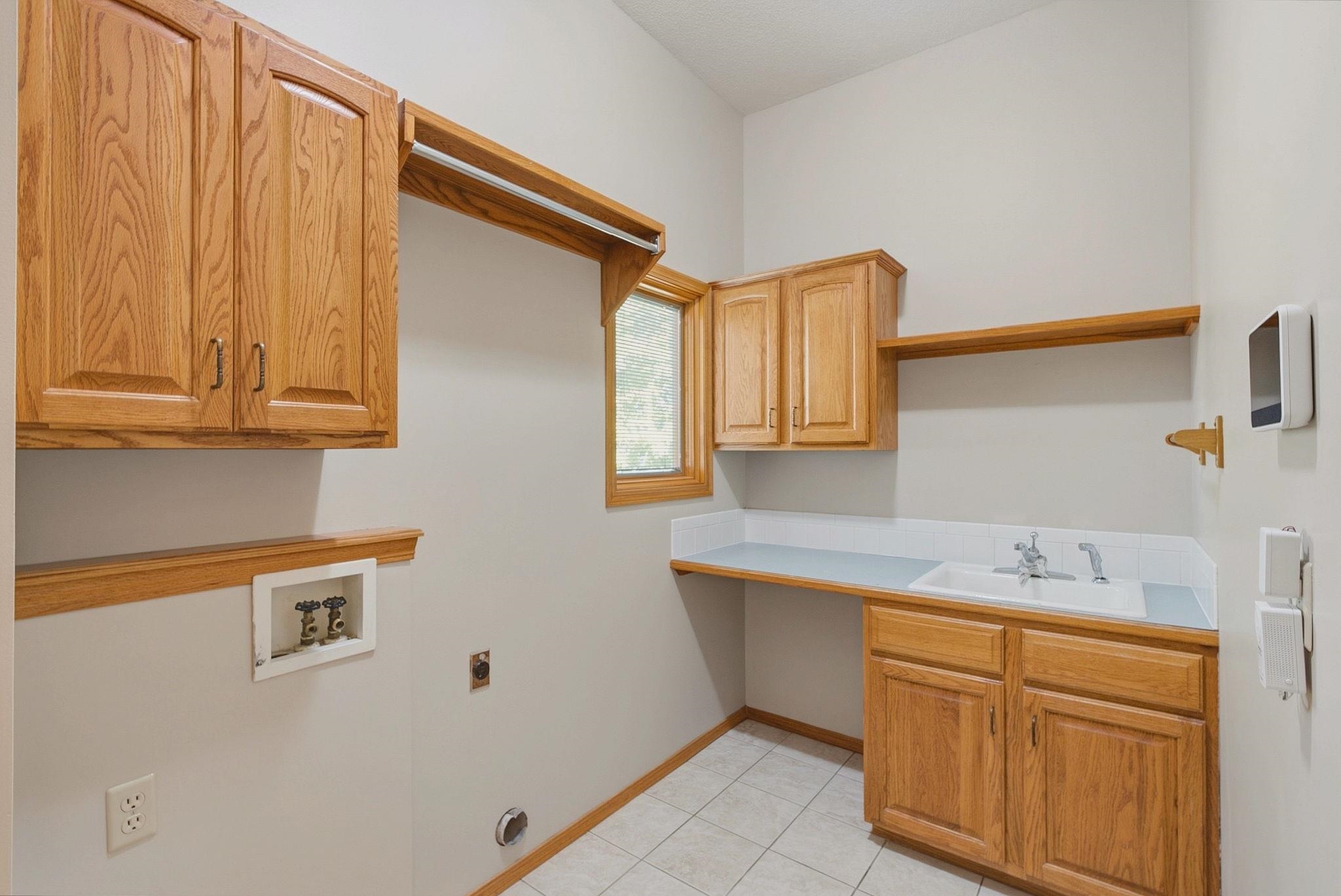 328 Campus Ct Property Photo 19