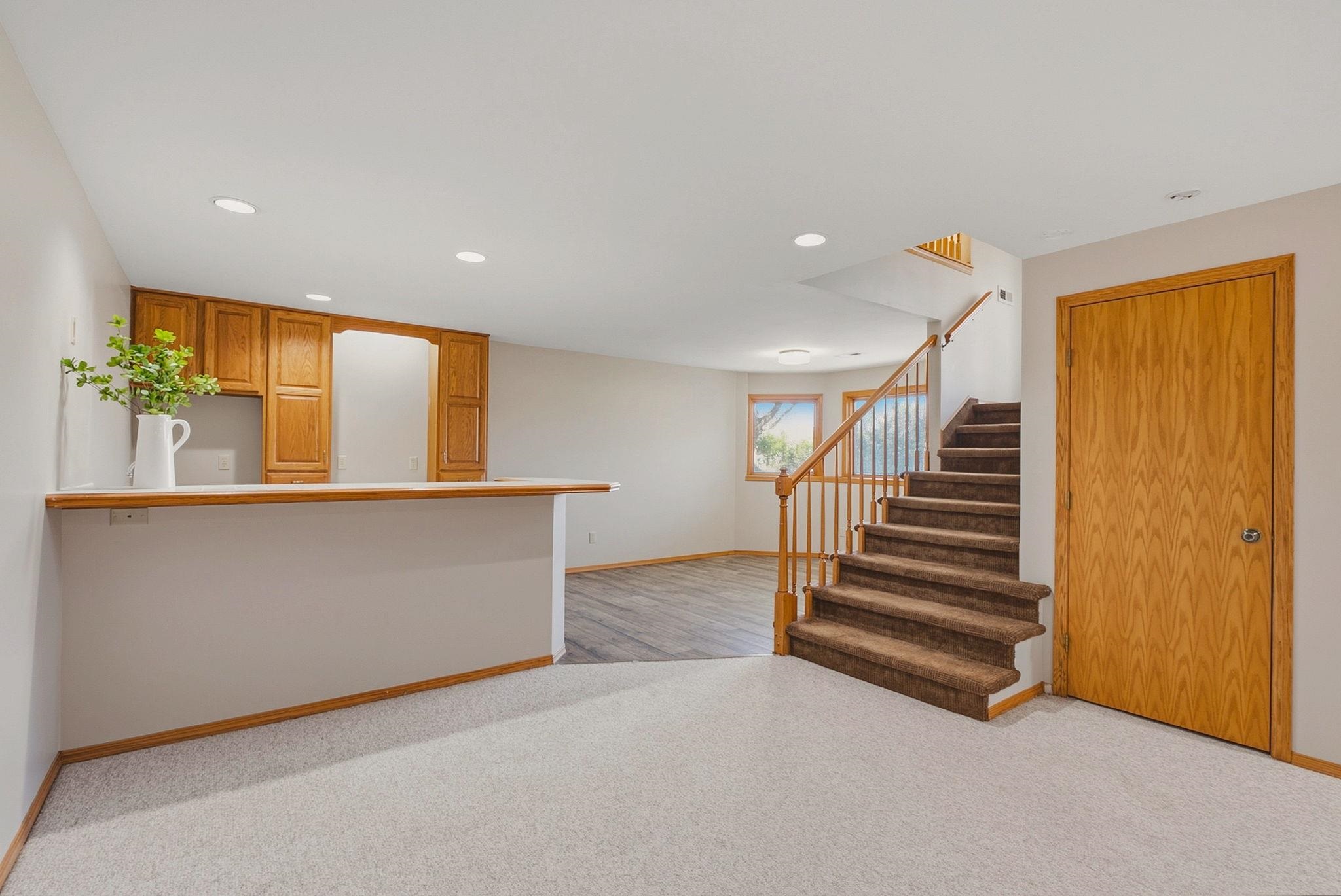 328 Campus Ct Property Photo 20