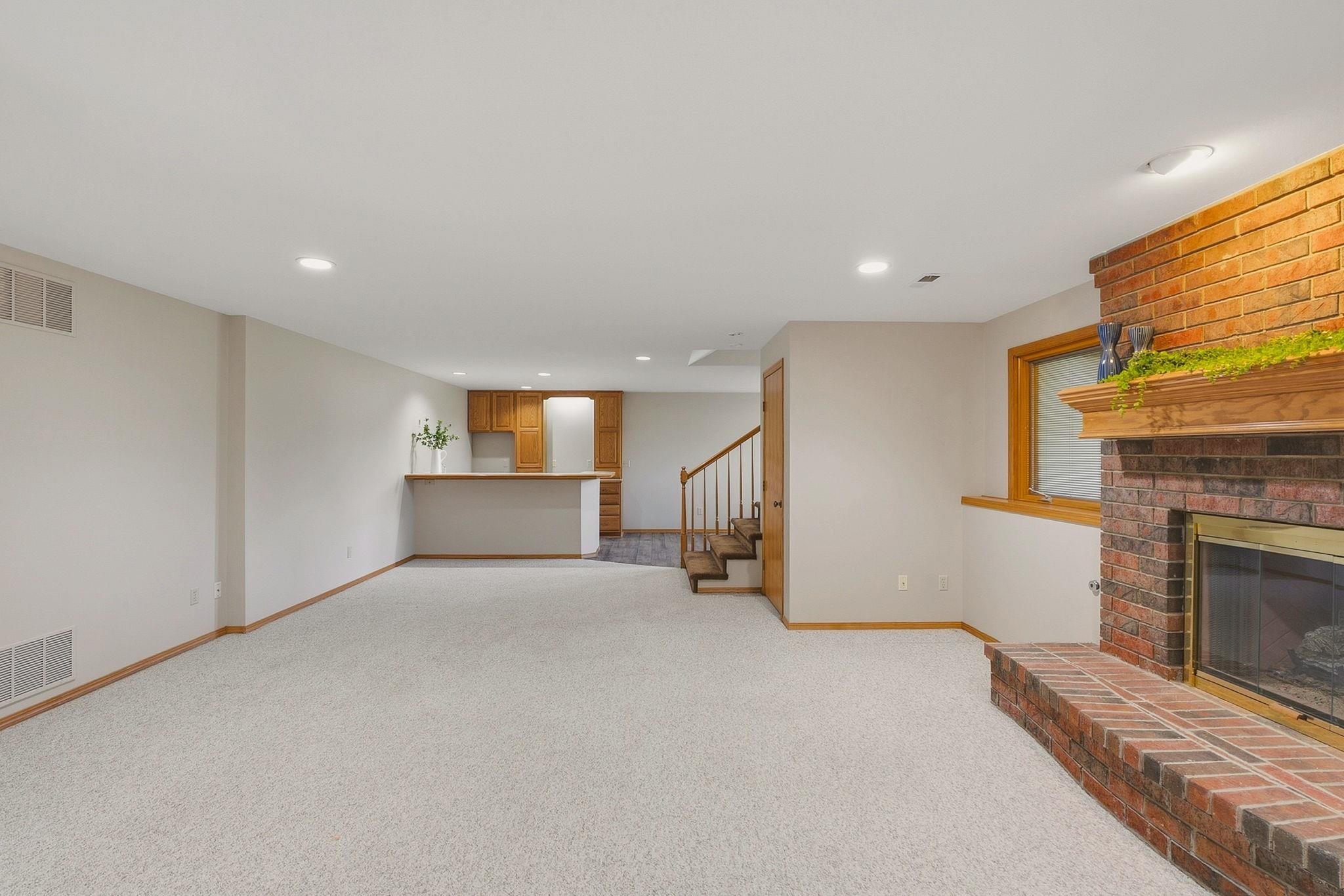 328 Campus Ct Property Photo 23