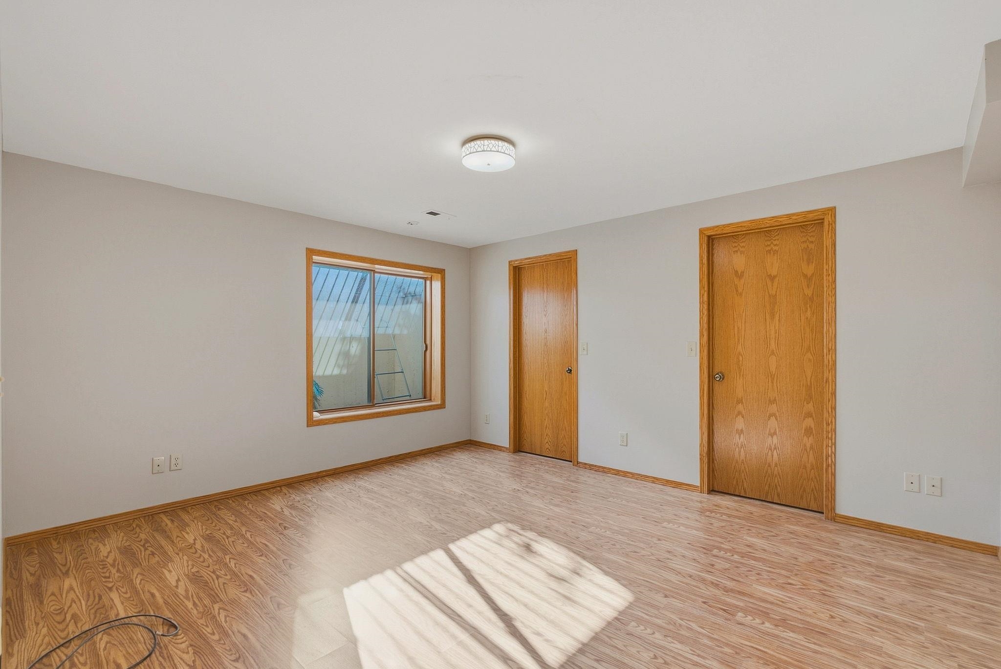 328 Campus Ct Property Photo 24