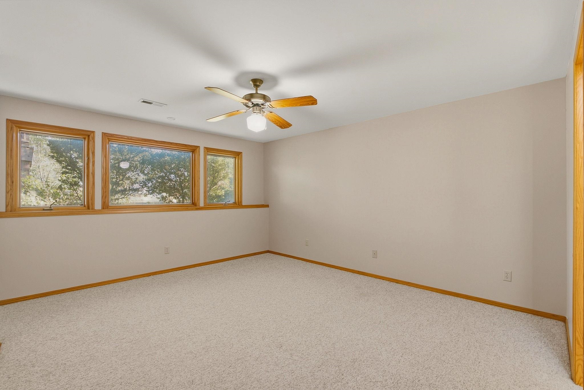 328 Campus Ct Property Photo 25