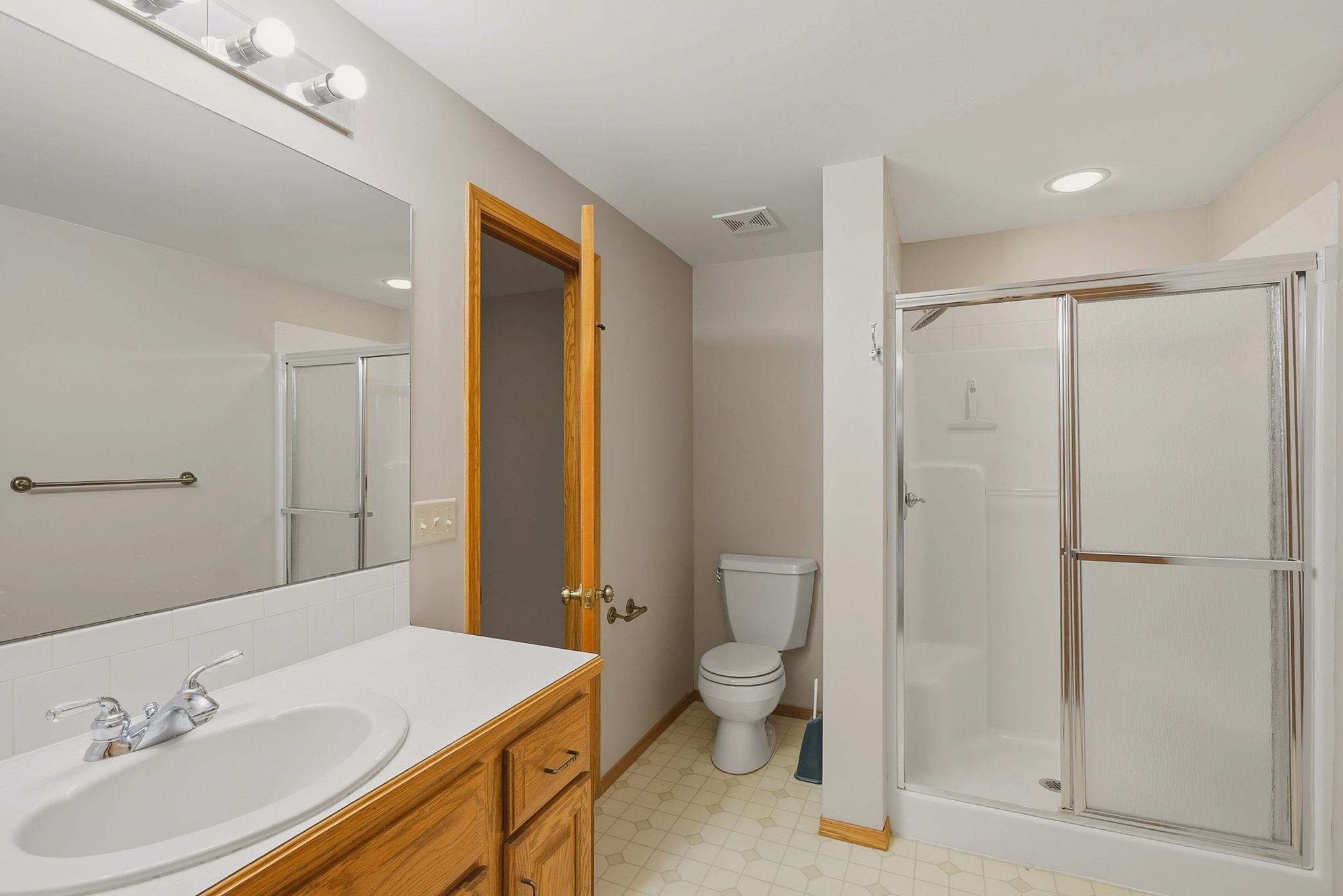 328 Campus Ct Property Photo 26