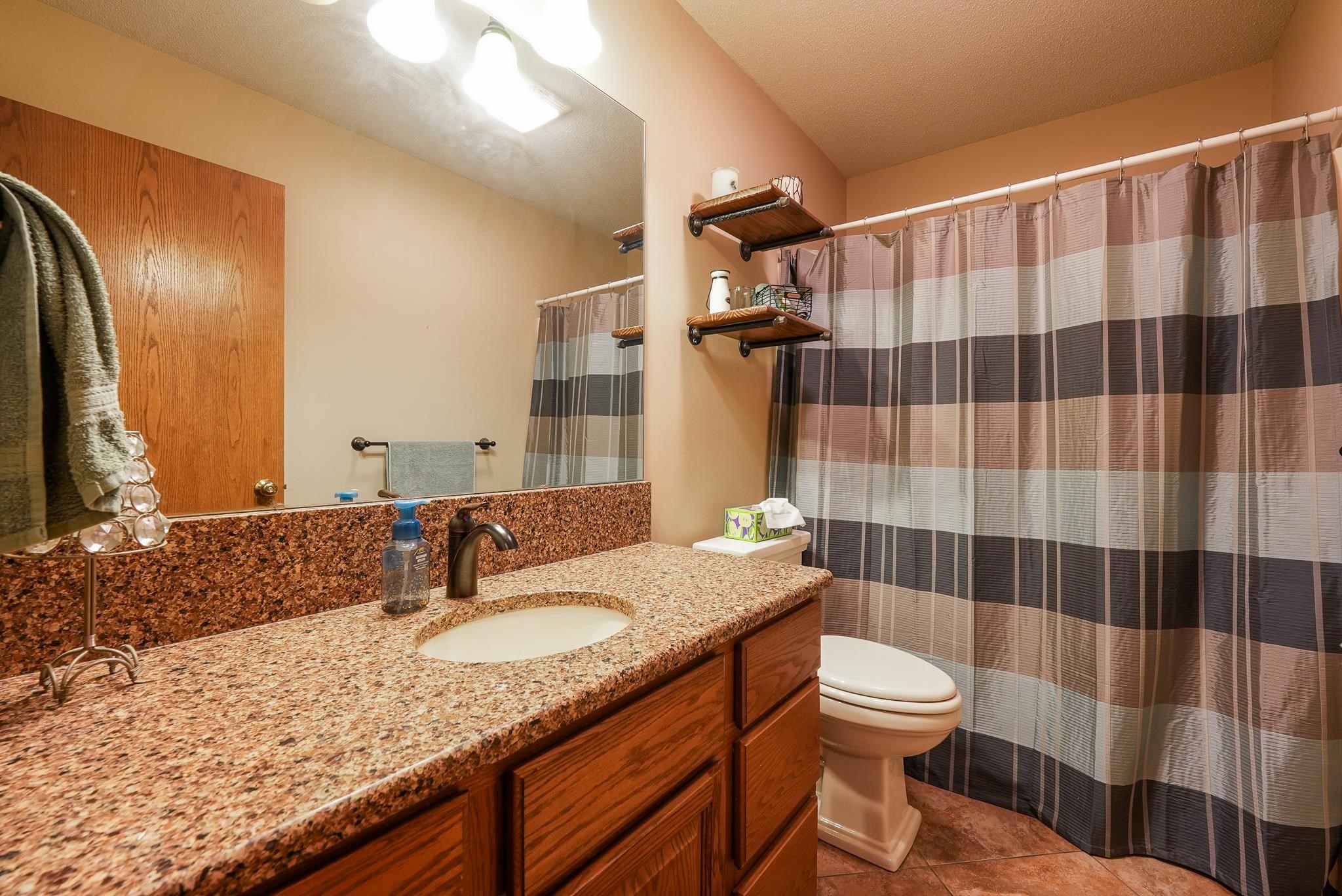 1810 N Cottonwood Dr Property Photo 12