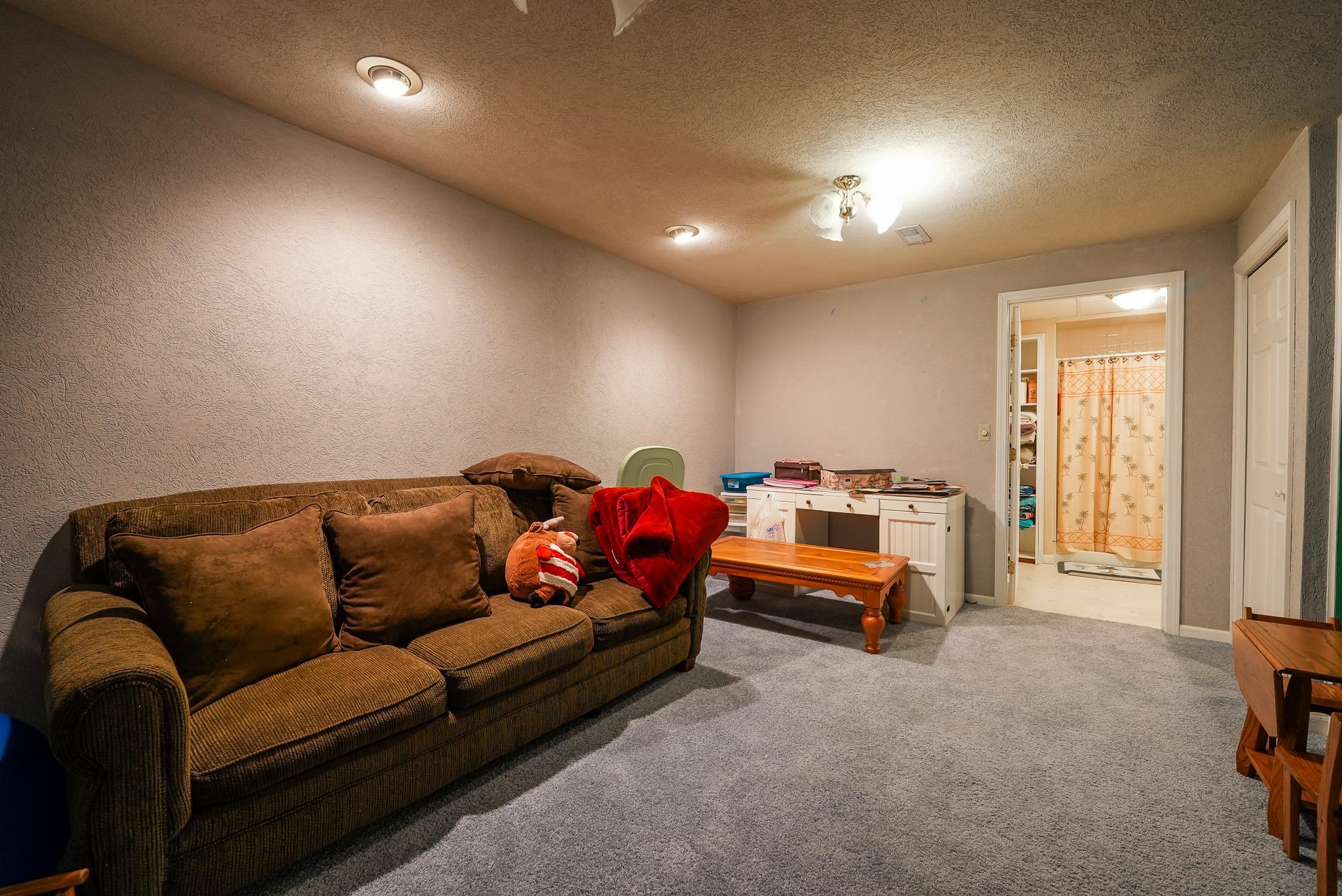 1810 N Cottonwood Dr Property Photo 27