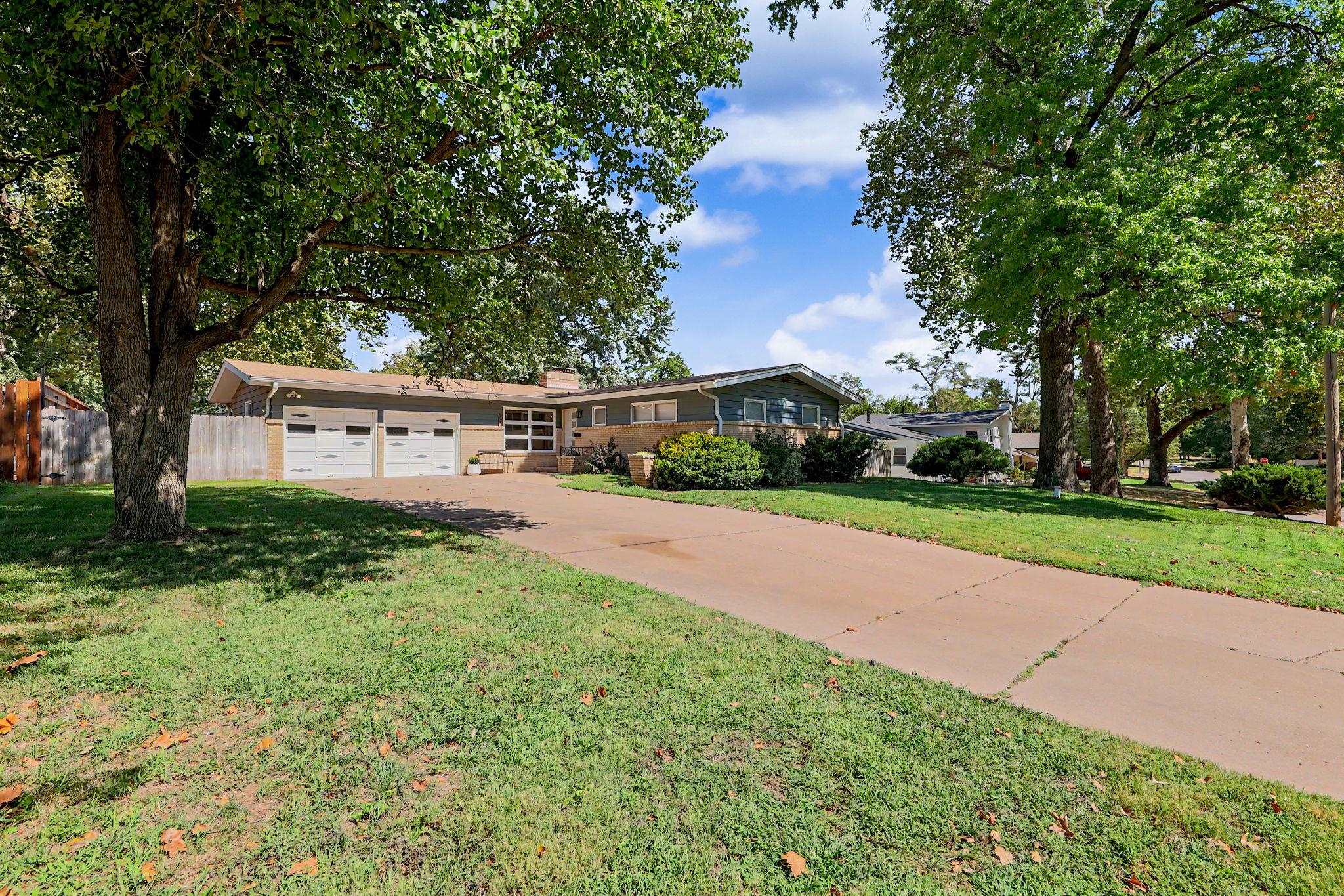 9800 W Shade Ave Property Photo 2