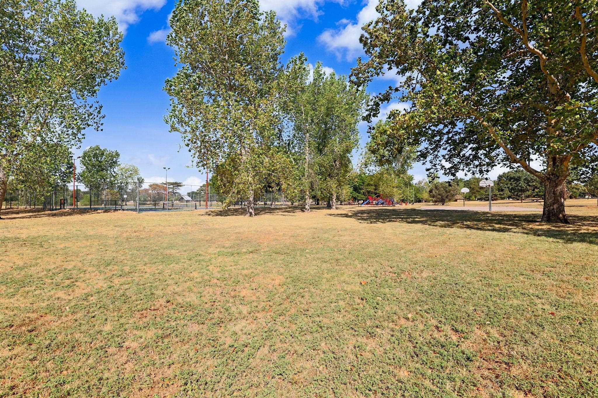 9800 W Shade Ave Property Photo 32