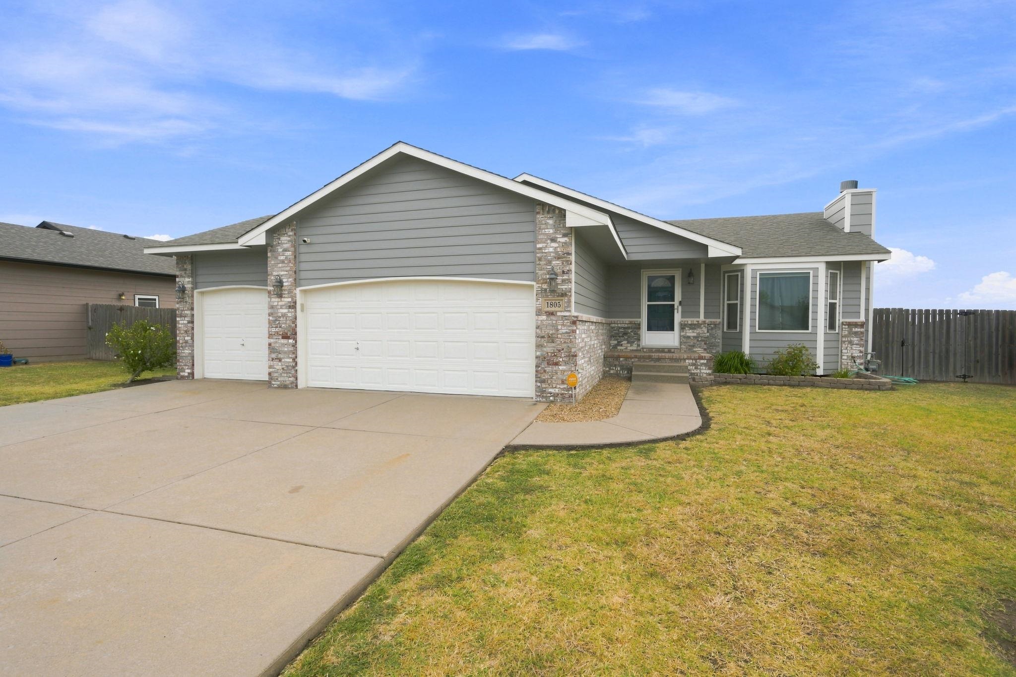 1805 N Mcrae Dr Property Photo 1