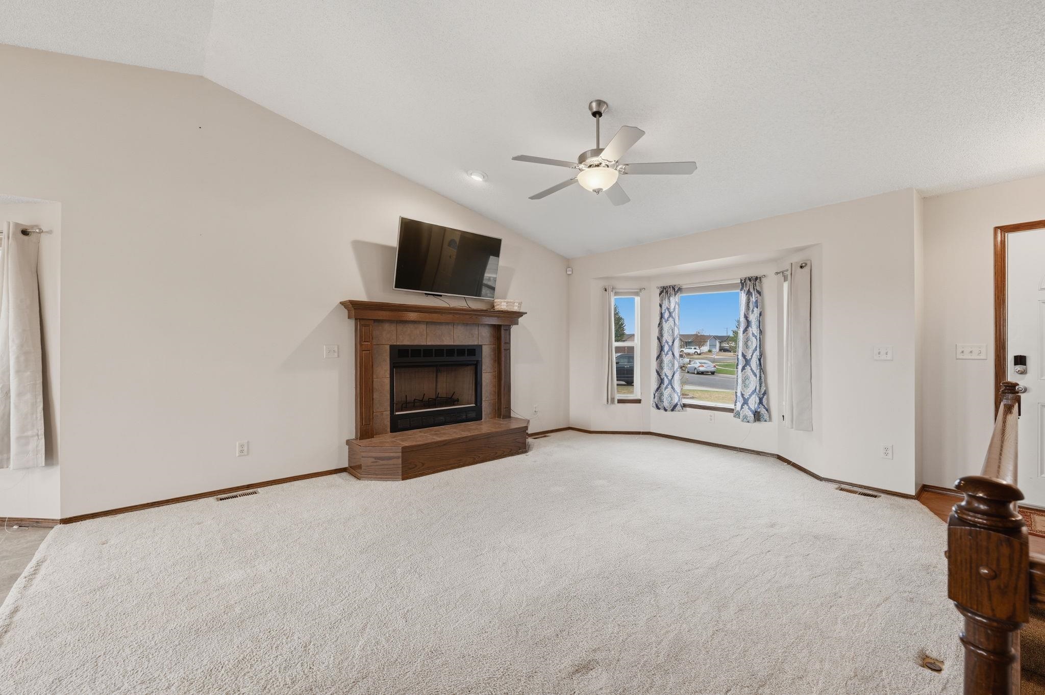 1805 N Mcrae Dr Property Photo 2