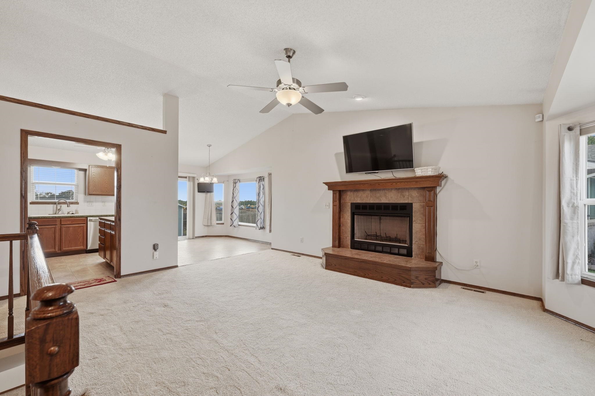 1805 N Mcrae Dr Property Photo 3