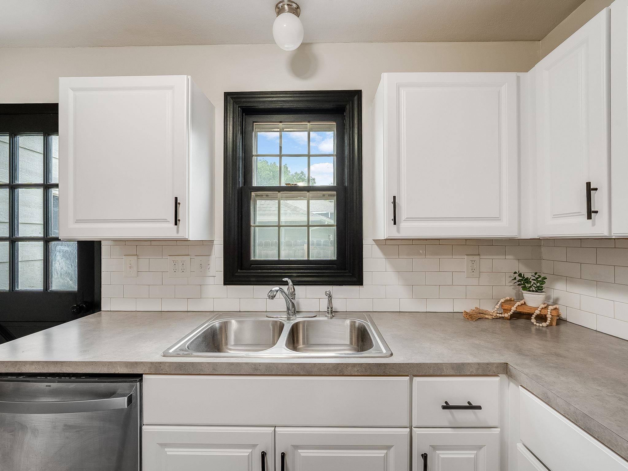 1636 N Baltimore Ave. Property Photo 9