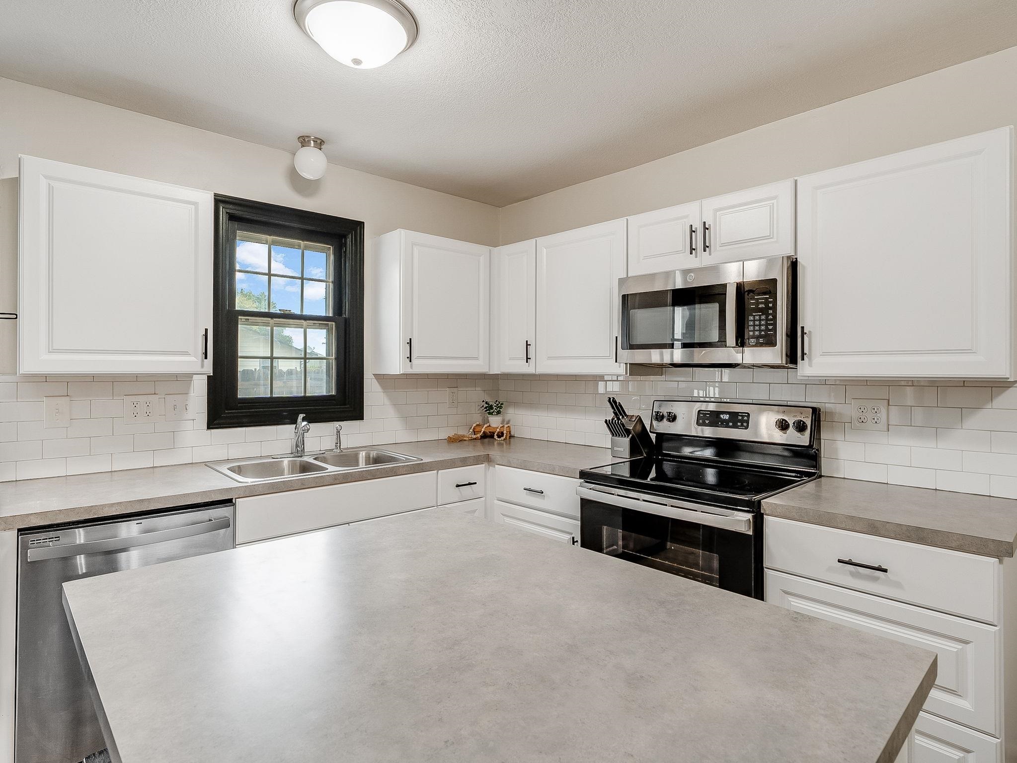 1636 N Baltimore Ave. Property Photo 10