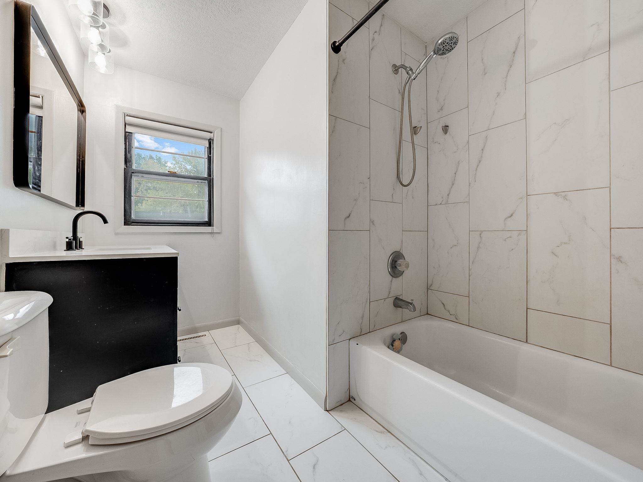 1636 N Baltimore Ave. Property Photo 17