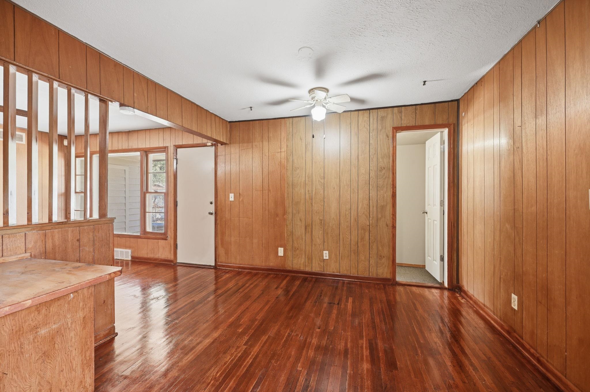 2822 S Santa Fe Property Photo 8