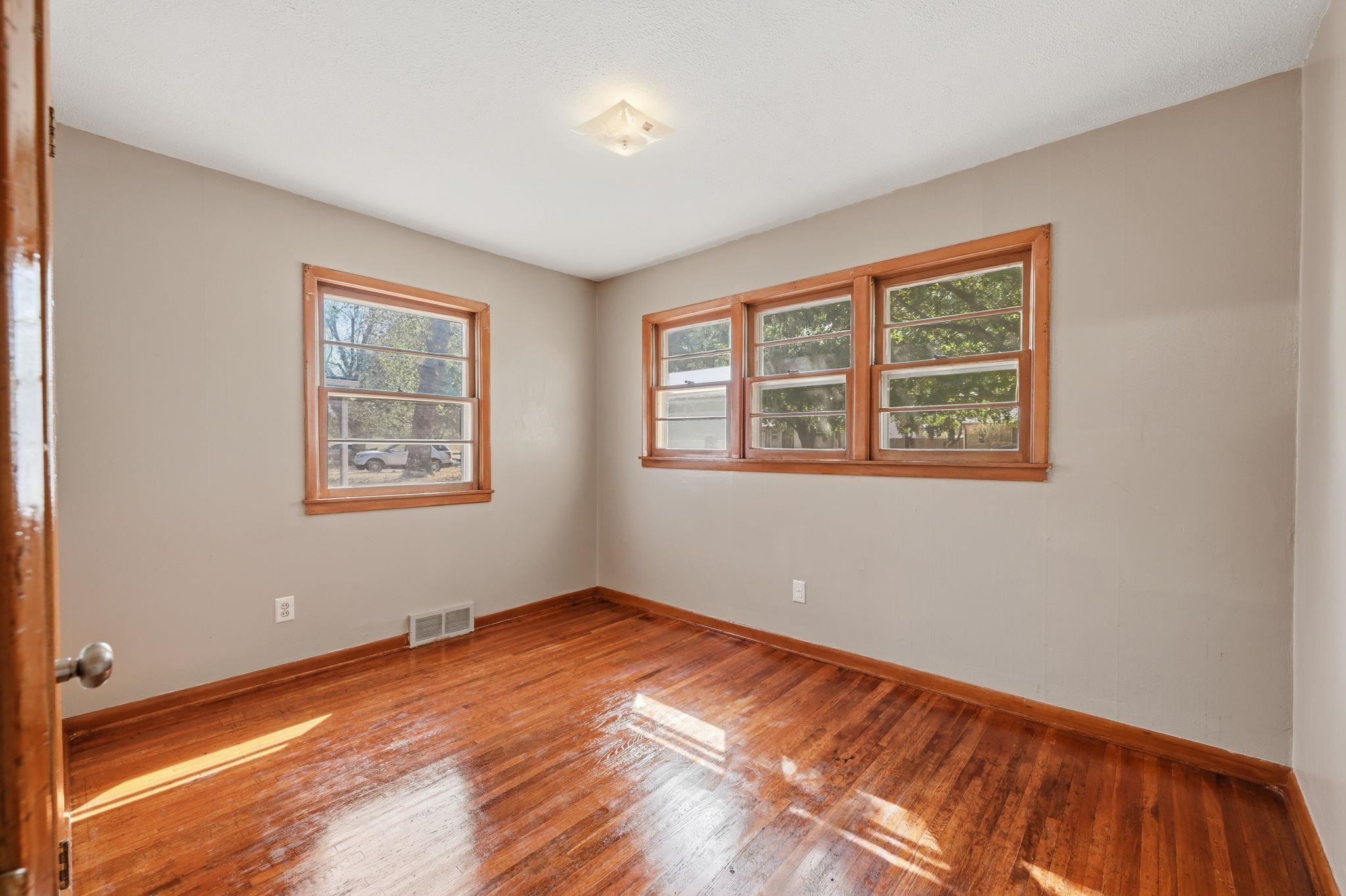 2822 S Santa Fe Property Photo 20