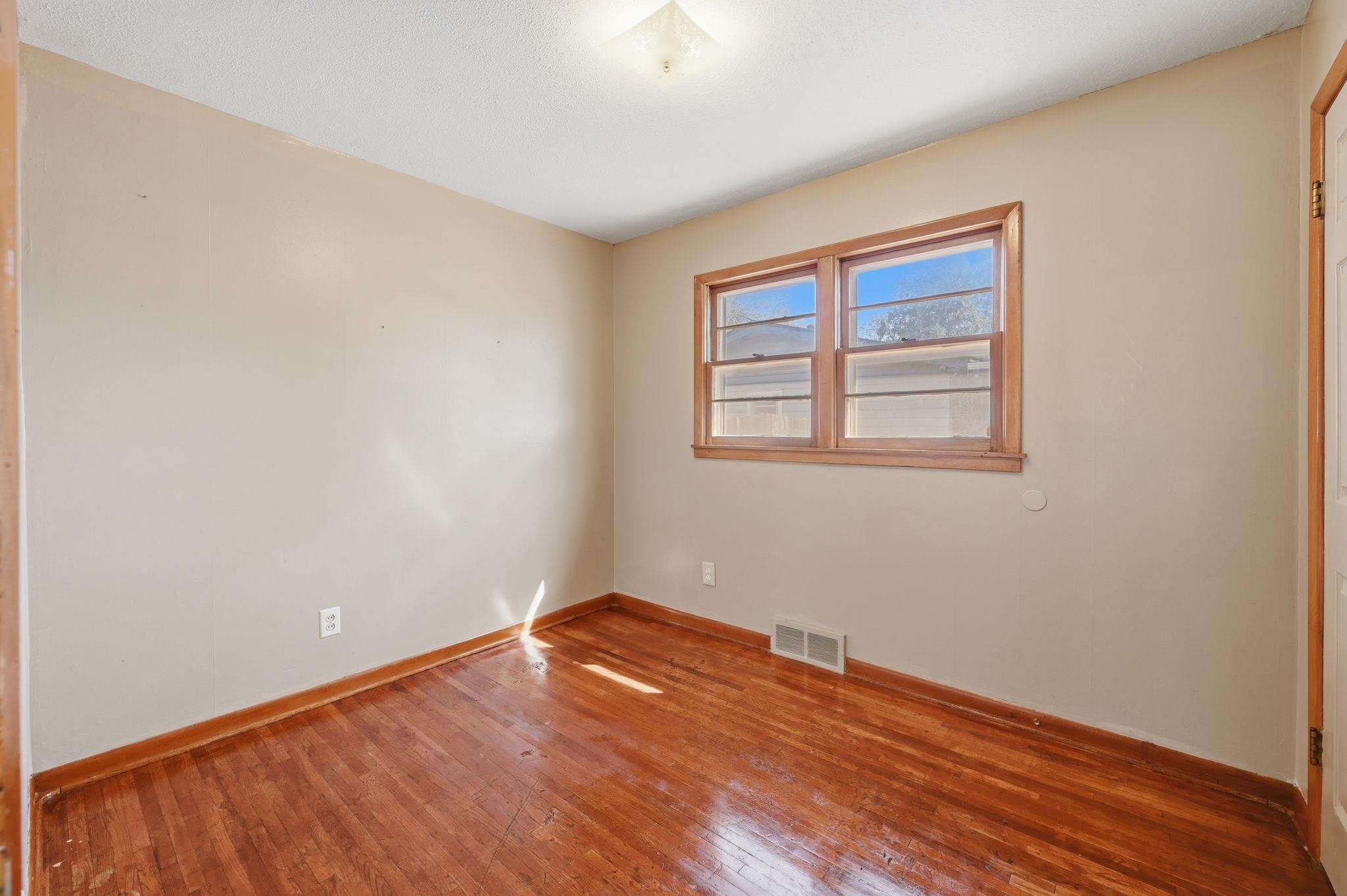 2822 S Santa Fe Property Photo 22