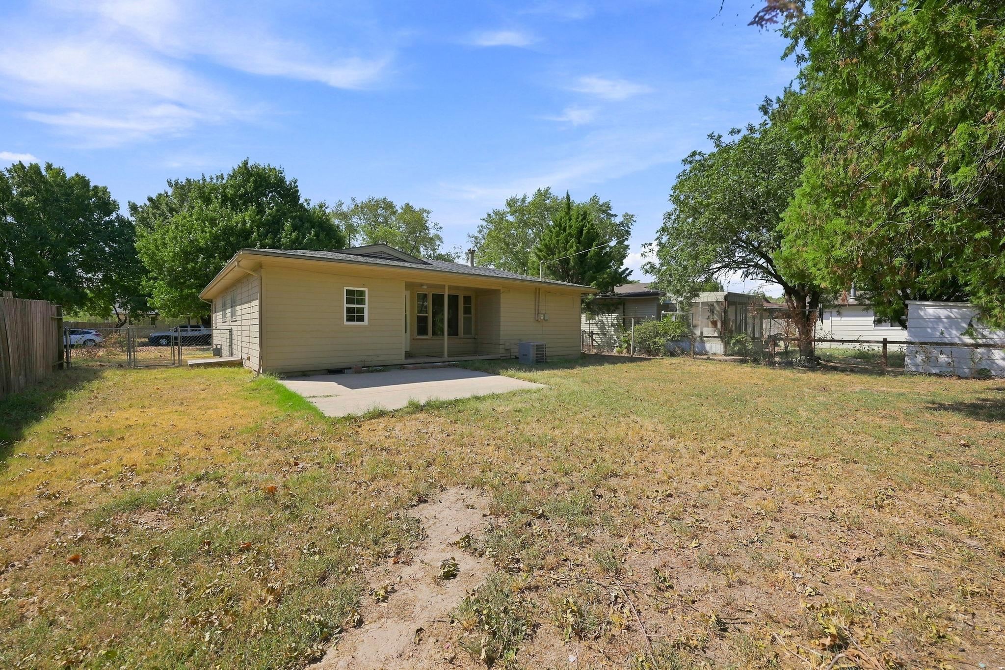 2822 S Santa Fe Property Photo 28
