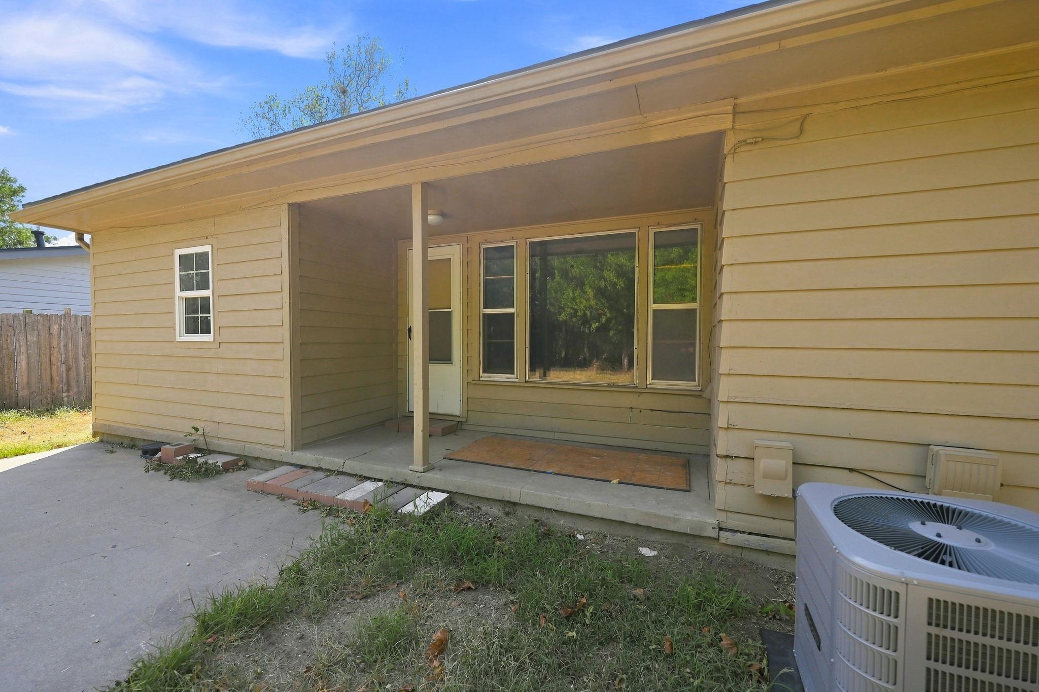 2822 S Santa Fe Property Photo 29