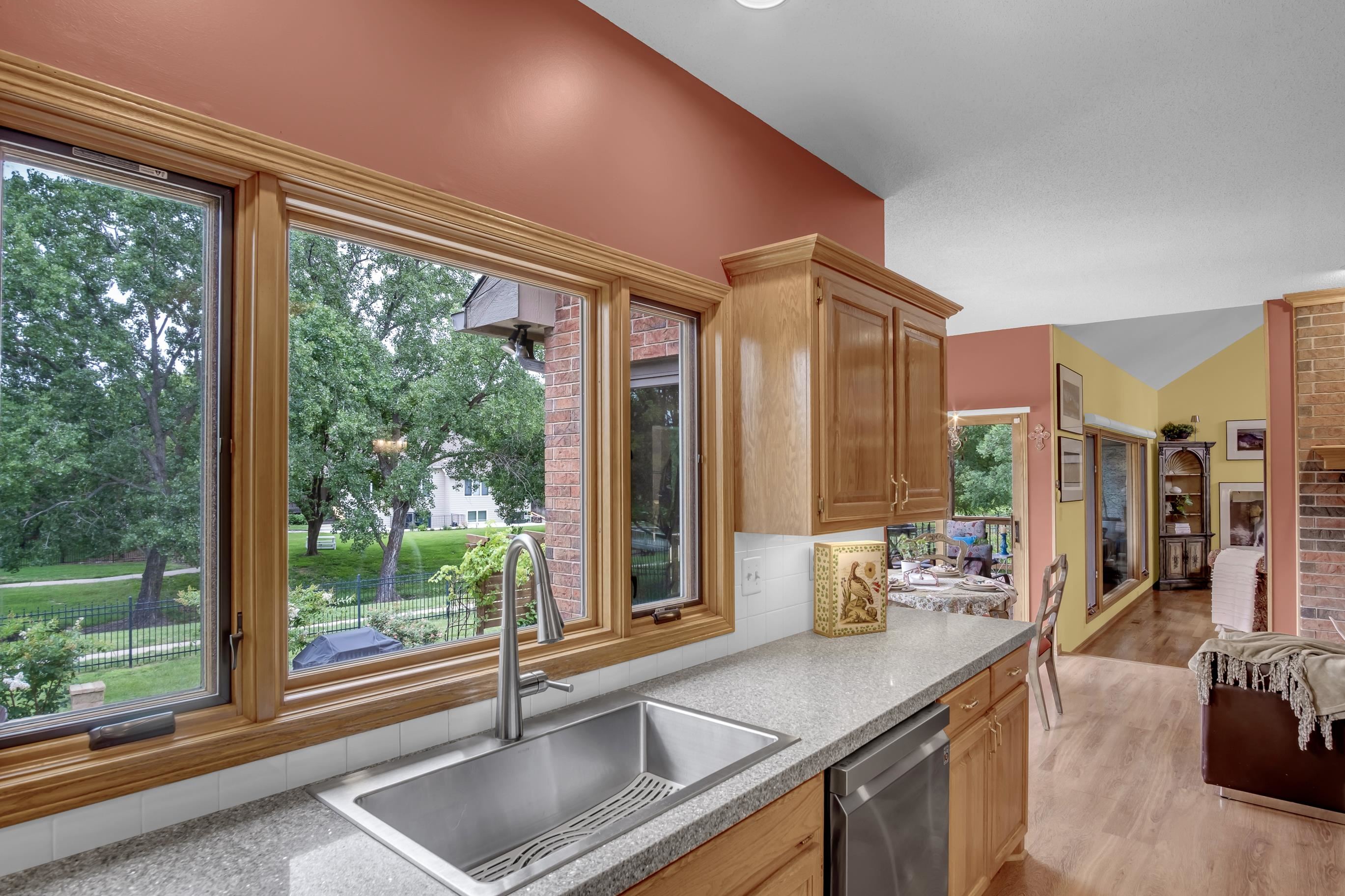 1039 N Post Oak Rd Property Photo 18