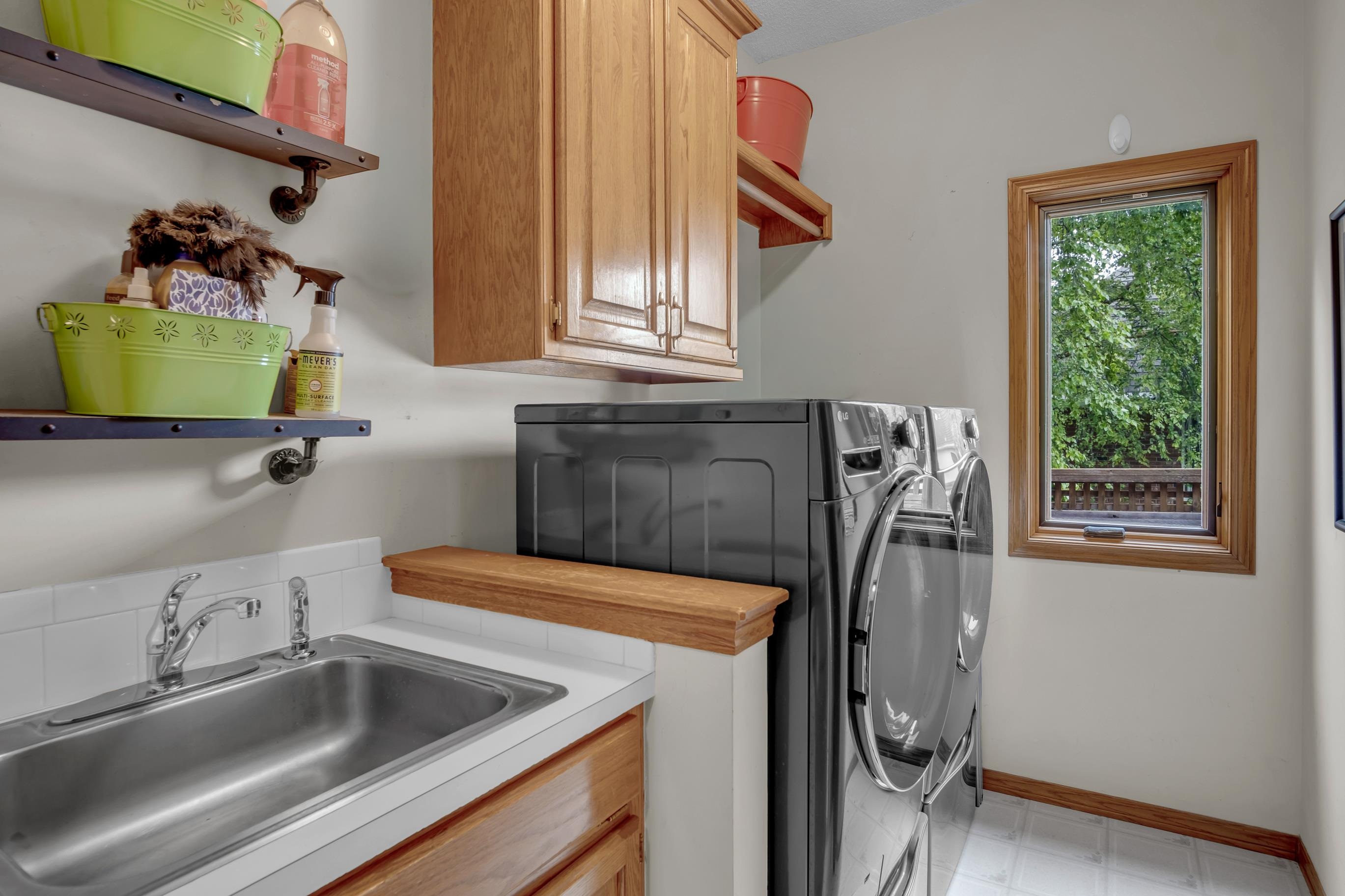 1039 N Post Oak Rd Property Photo 22