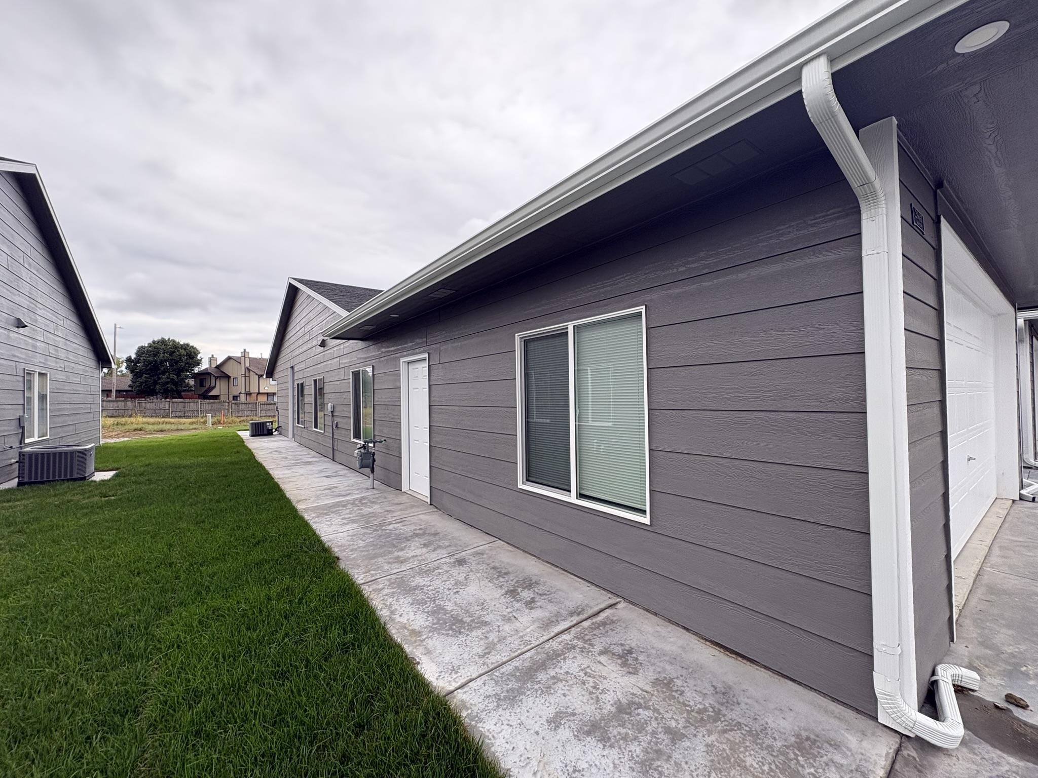 2965 S Bunker Hill Ct #200 Property Photo 2