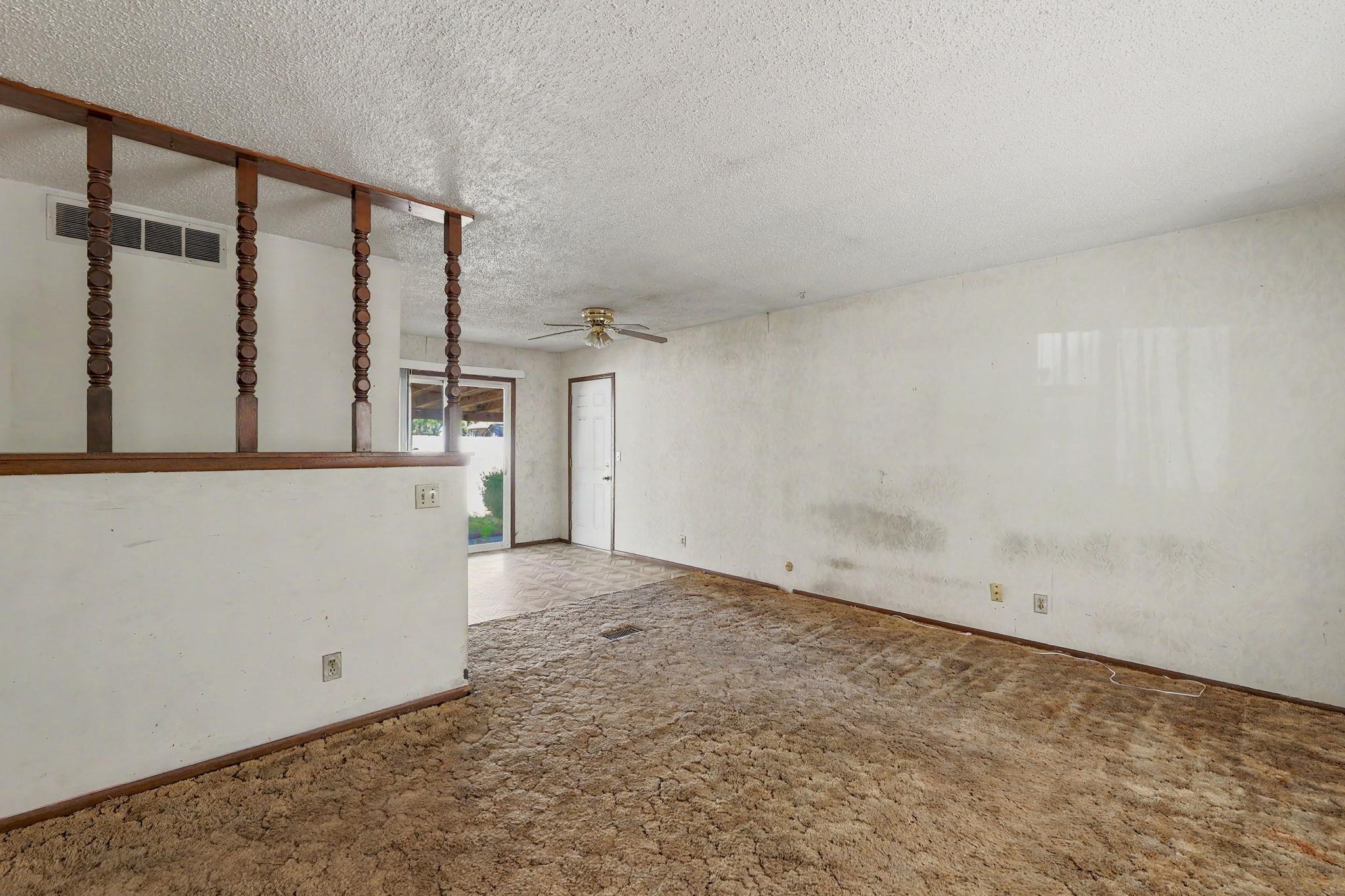 1053 N Compton St Property Photo 5