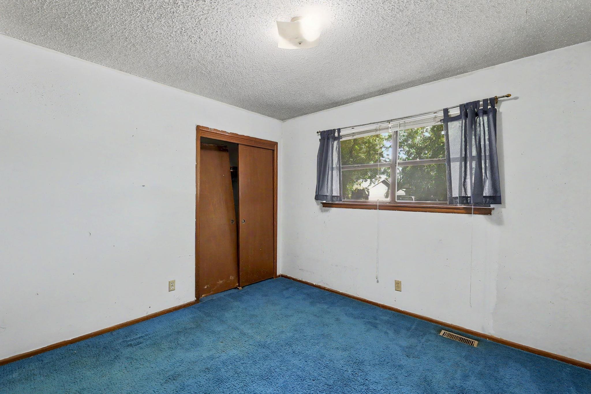 1053 N Compton St Property Photo 10