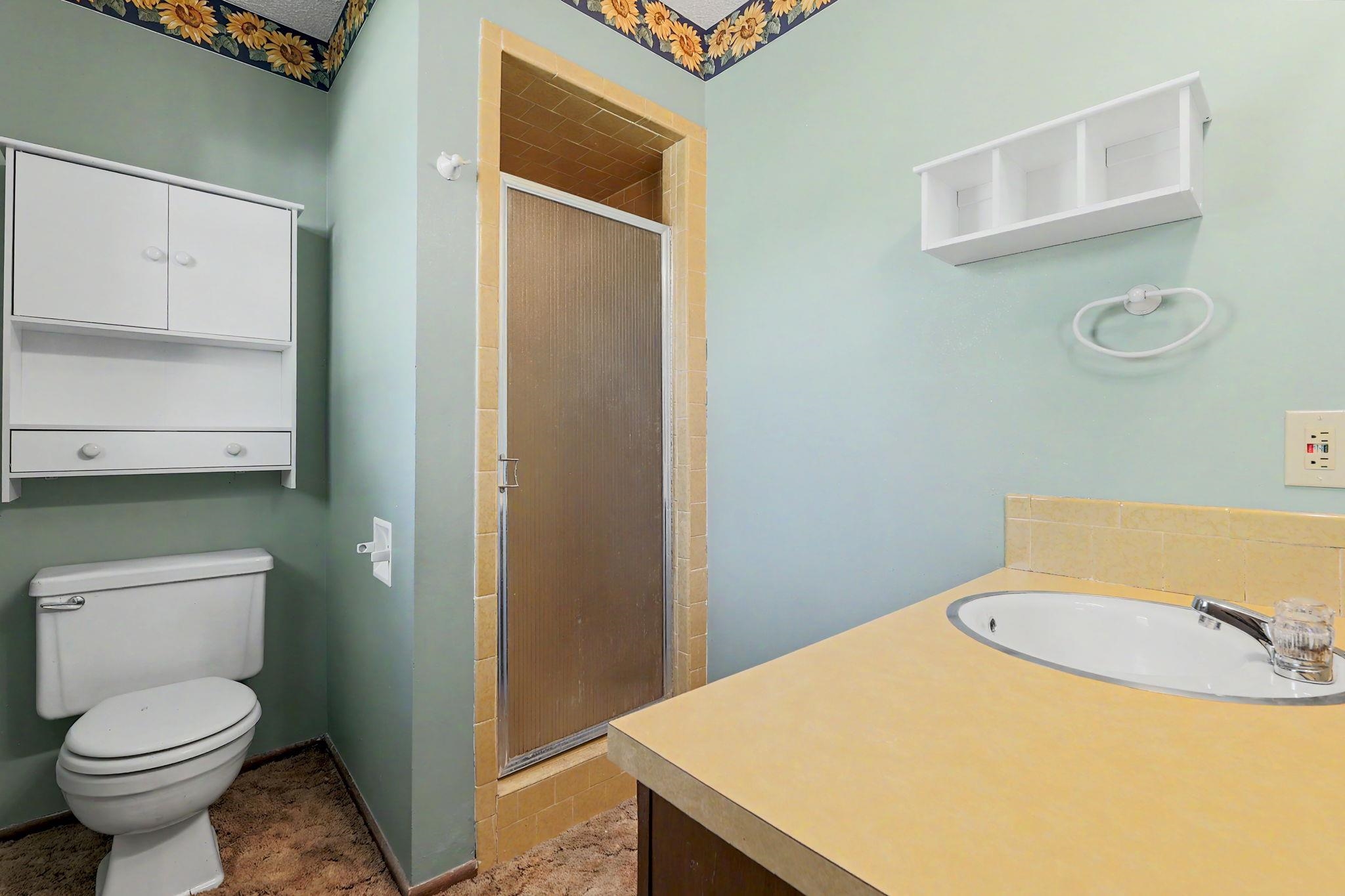 1053 N Compton St Property Photo 13