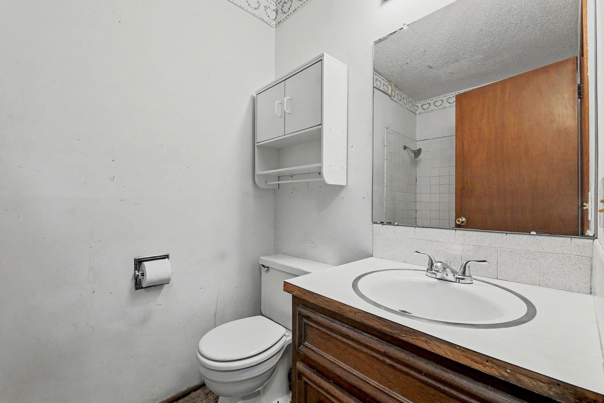1053 N Compton St Property Photo 14